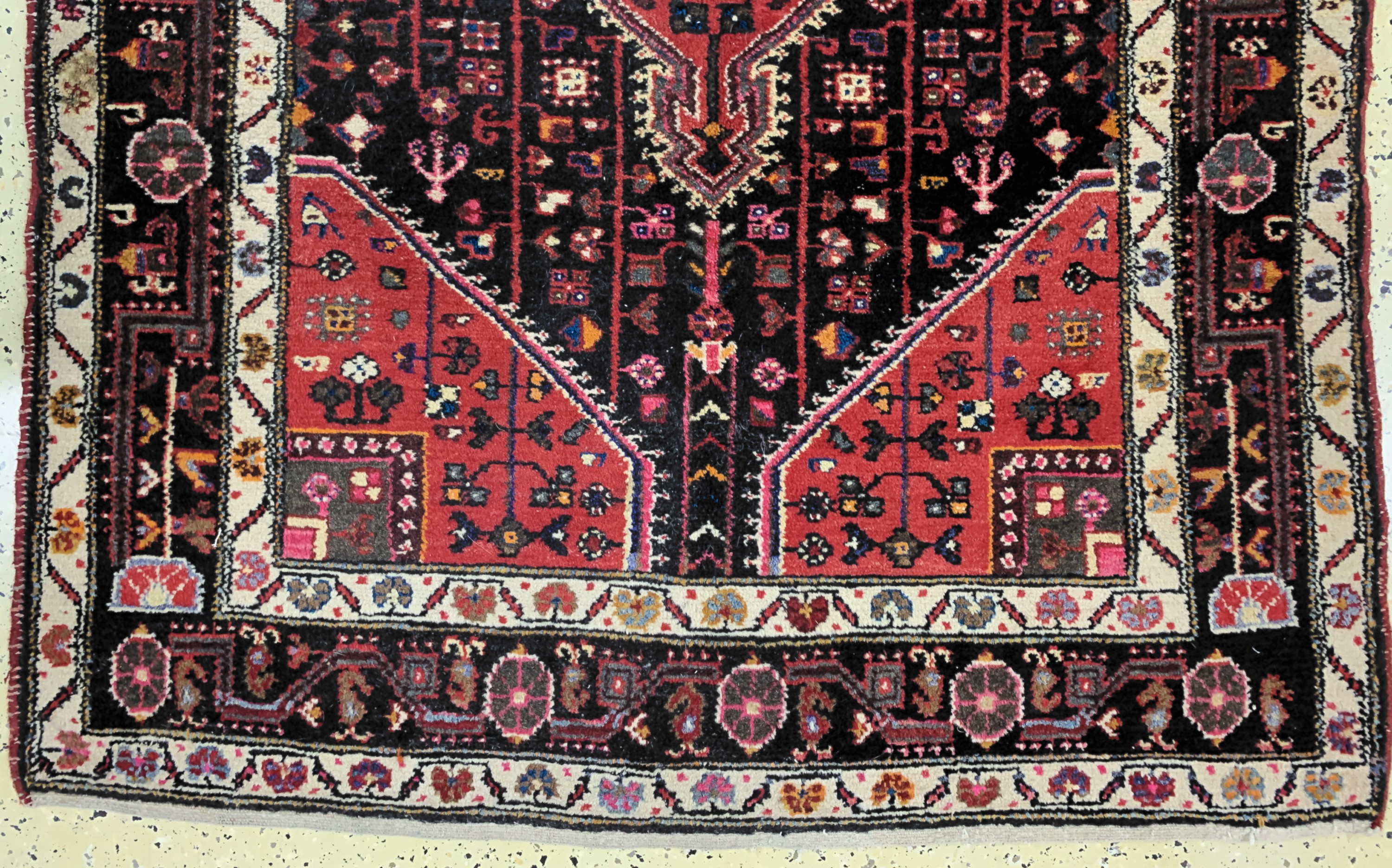 Detail c: Toyserkan, Persien, Mitte 20.Jhd, Wolle aufBaumwolle, ca. 233 x 140 cm, EHZ: 2