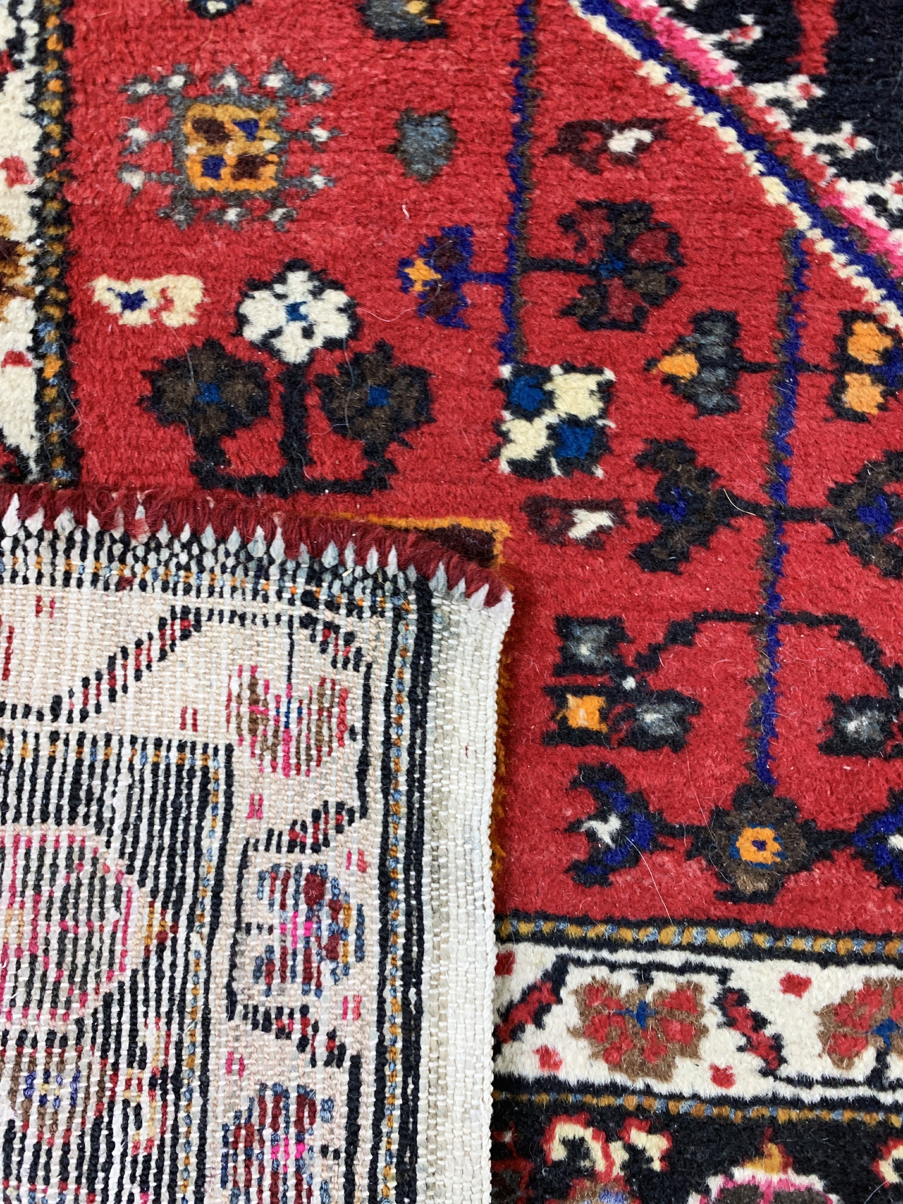 Detail e: Toyserkan, Persien, Mitte 20.Jhd, Wolle aufBaumwolle, ca. 233 x 140 cm, EHZ: 2
