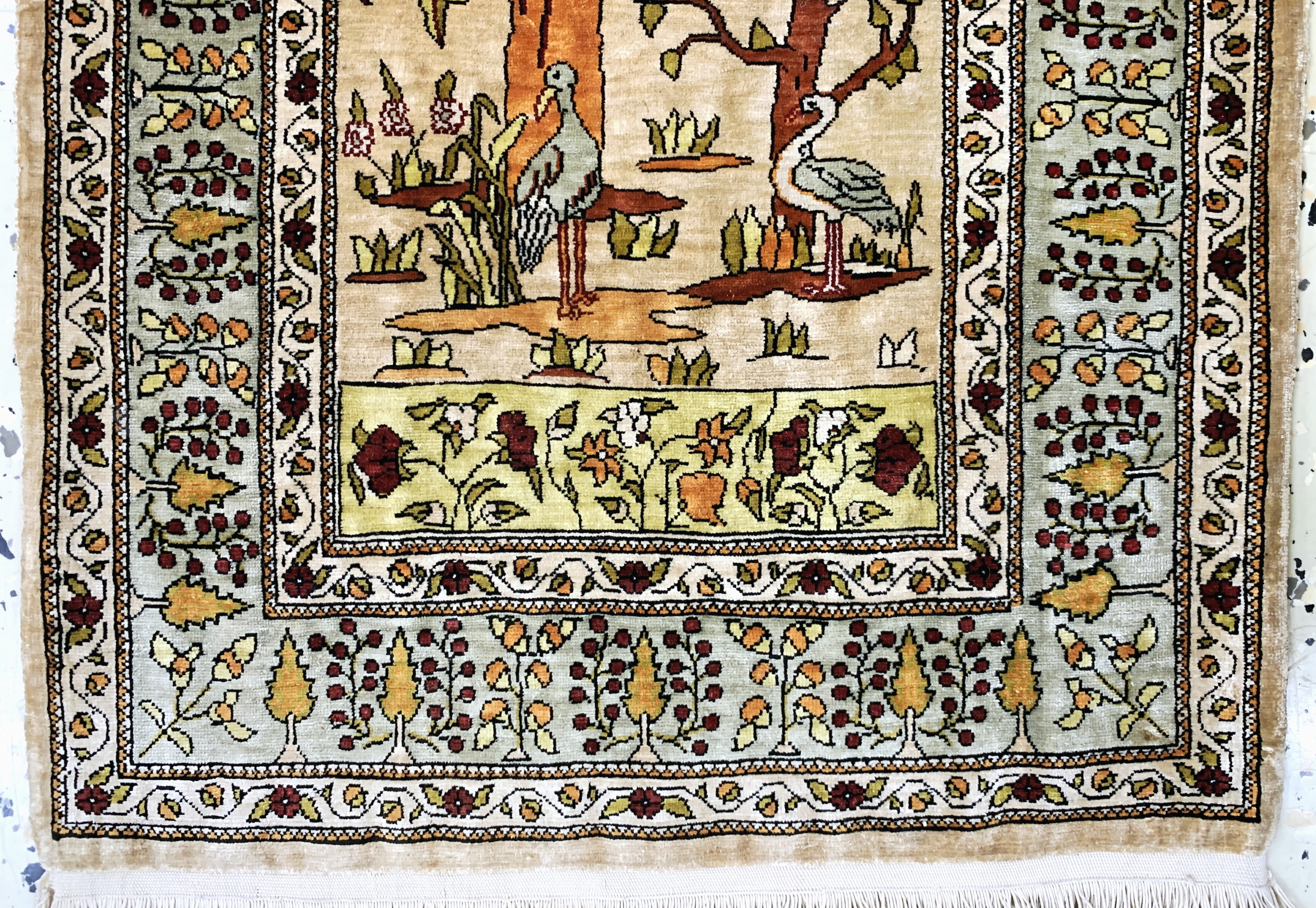 Detail b: Hereke Seide fein, Türkei, Mitte 20.Jhd, reine Naturseide, ca. 60 x 42 cm, ca. 1,0 Mio.Kn/qm, EHZ: 1-2