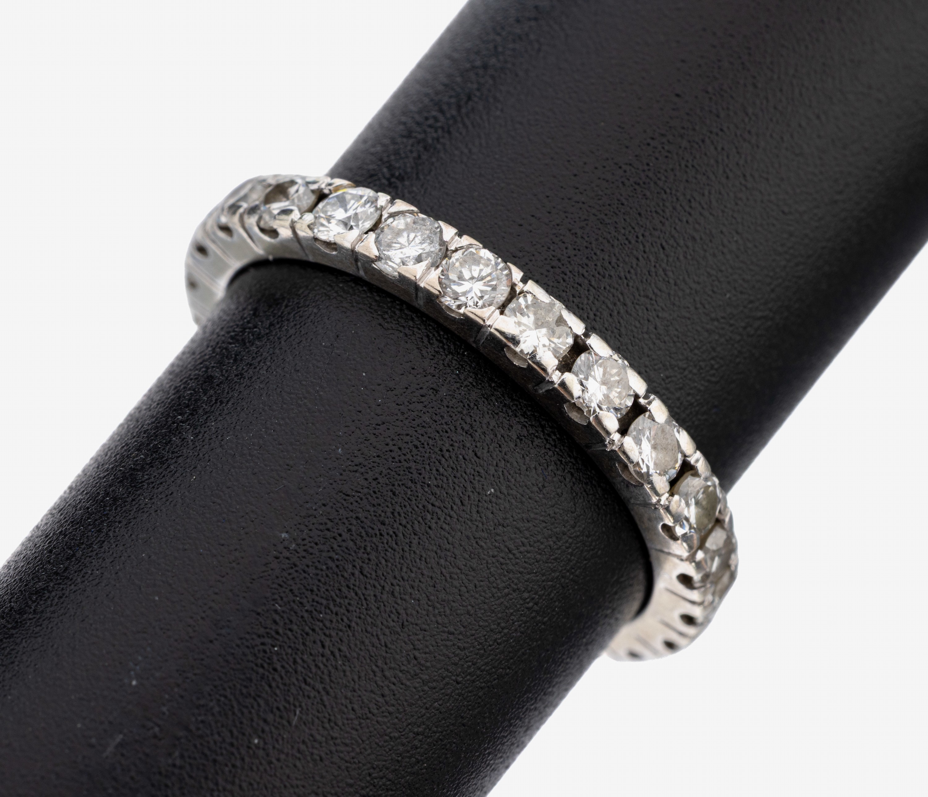 Image 27130673 - 14 kt Gold Brillant-Memoryring, WG 585/000,24 Brillanten zus. ca. 1.20 ct feines Weiß- ...