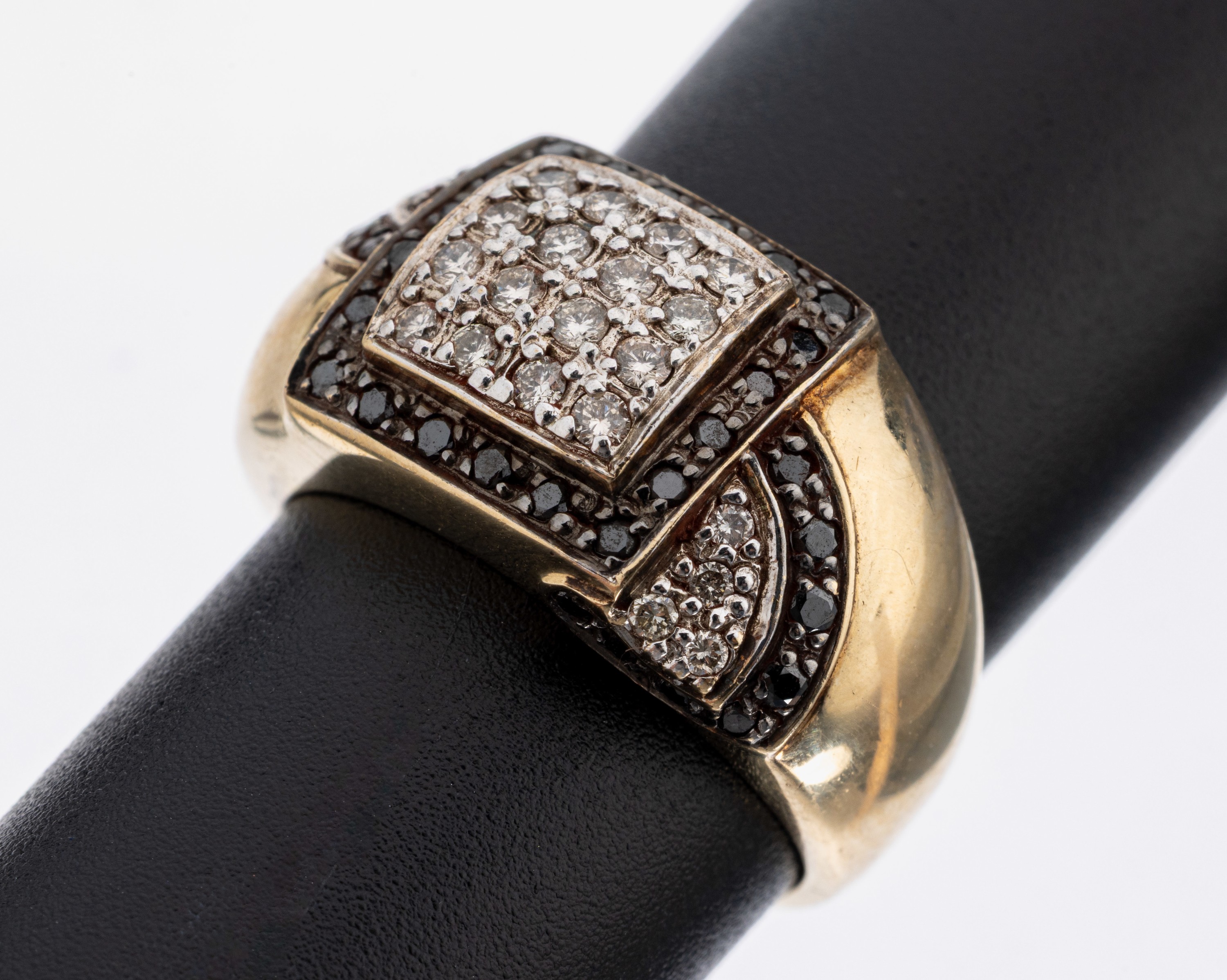 Image 27130695 - 14 kt Gold Diamant-Ring, GG 585/000, 54 Brillanten und Diamanten zus. ca. 1.20 ct ...
