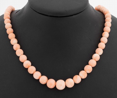 Image Coral-necklace with 18 kt gold clasp , YG 750/000, angel skin coral spheres tapering, ...