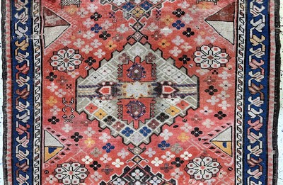 27130642c - Kazak antik, Kaukasus, um 1900, Wolle auf Wolle, ca. 270 x 117 cm, EHZ: 4 Schätzpreis: ...