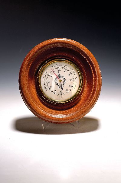 27130681a - Wanduhr und Barometer, neuzeitlich, a) Barometer, Frankreich, Durchmesser ca. 24cm, ...