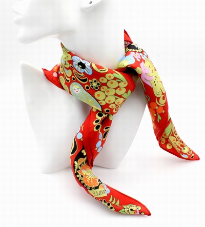 27130749b - Frey Wille Seidentuch, ´Folkloric Masterpiece - My Matryoshka´, M. 53x53, orig. Etui