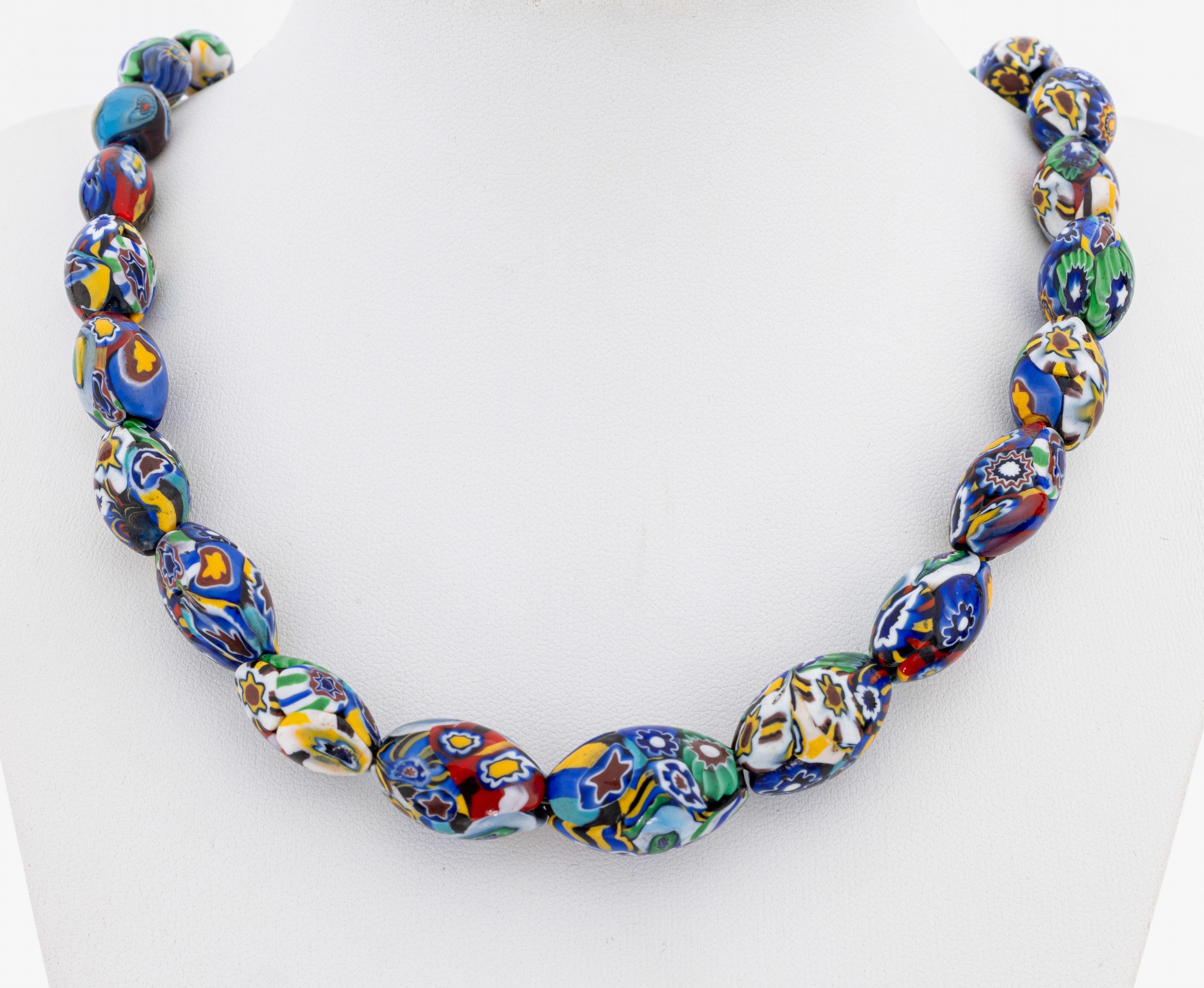Image 27130837 - Collier aus Muranoglas-Kugeln, Italien, 1930er Jahre, bunte Millifiori Glasoliven im ...
