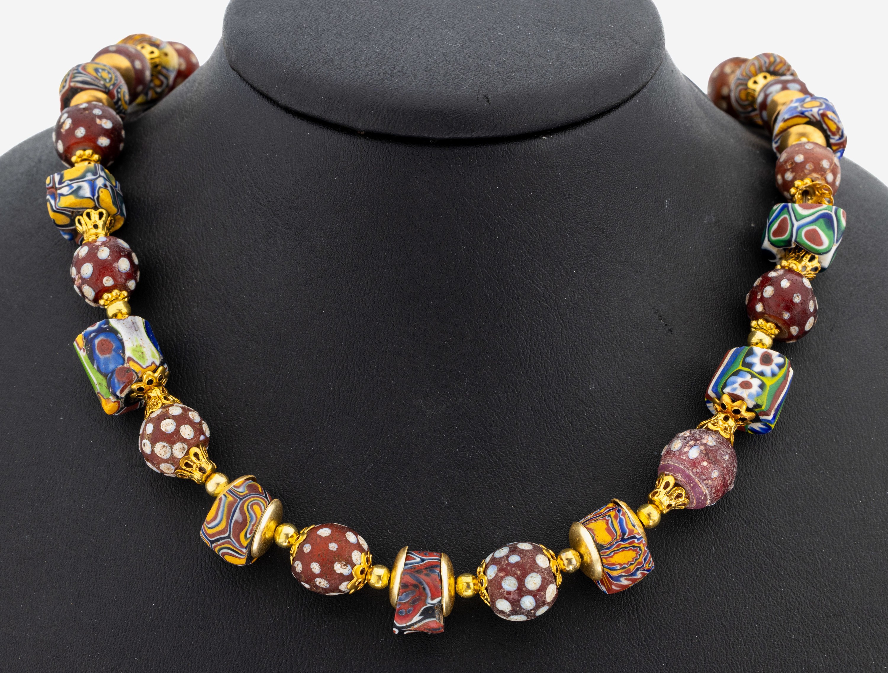 Image 27130841 - Ausgefallenes Muranoglas-Collier, Karabinerschließe und Zwischenmonturen Metall ...