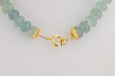 27130856a - Aquamarin-Collier, facett. Aquamarine, D. ca. 9.7-11.6 mm, Federringschließe und ...