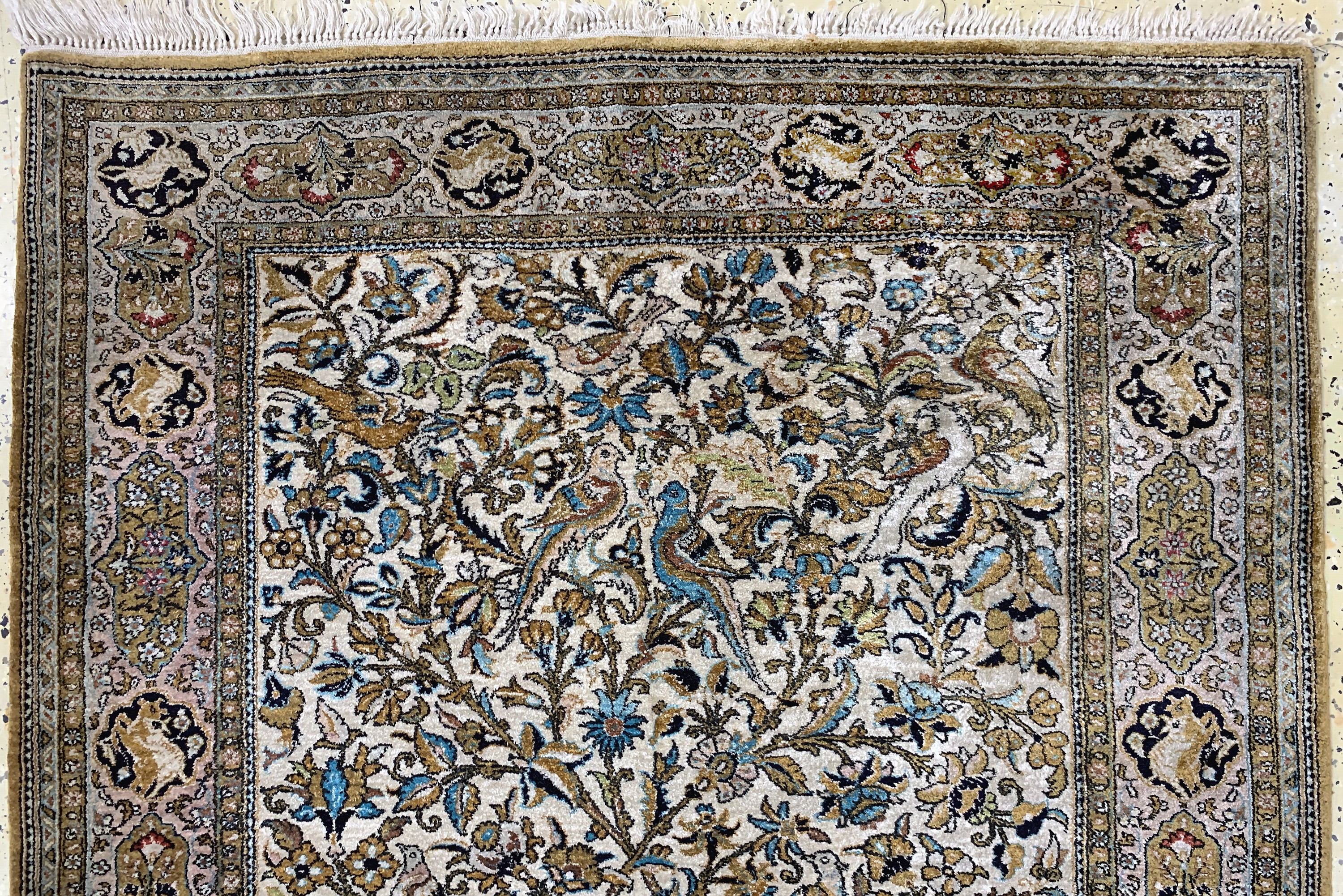 Detail a: Ghom Seide, Persien, Mitte 20.Jhd, reine Naturseide, ca. 157 x 108 cm, EHZ: 2