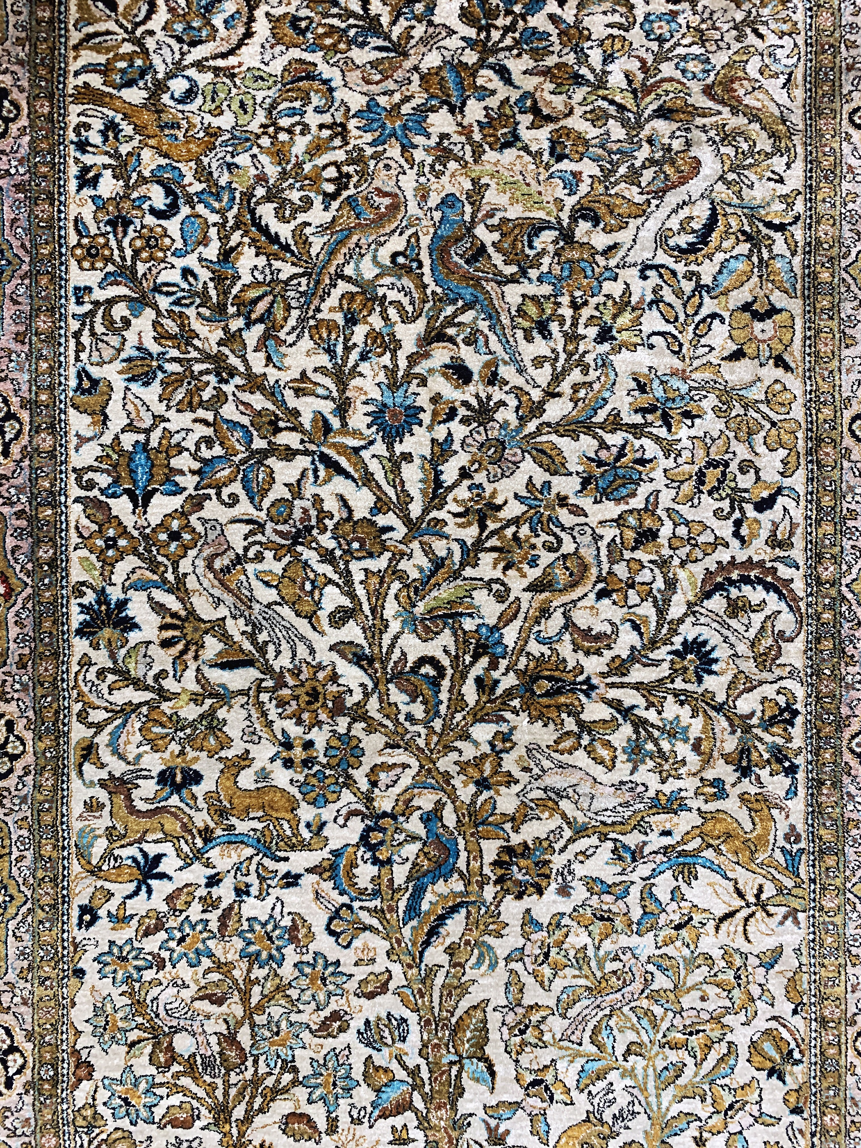 Detail c: Ghom Seide, Persien, Mitte 20.Jhd, reine Naturseide, ca. 157 x 108 cm, EHZ: 2