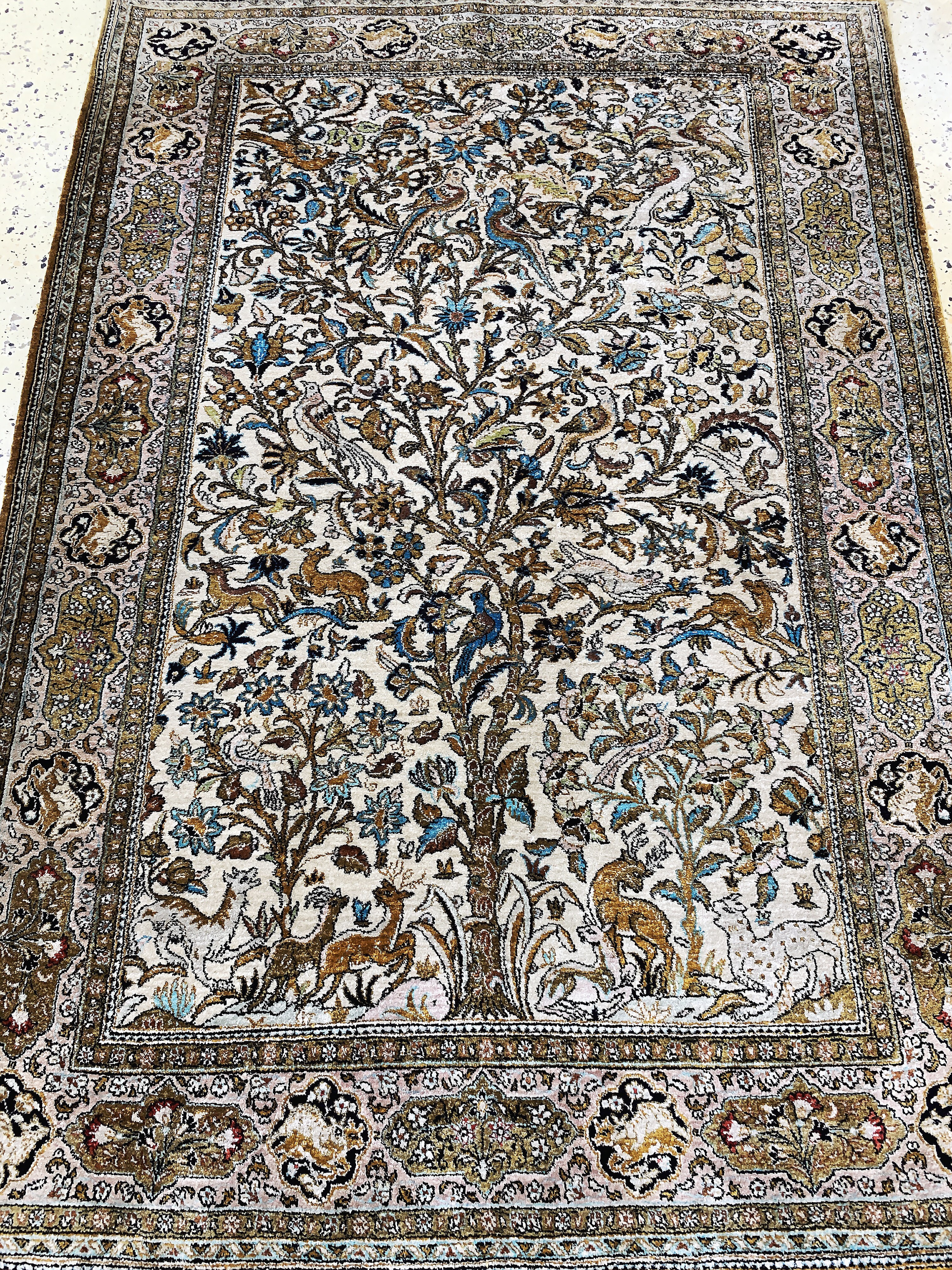 Detail d: Ghom Seide, Persien, Mitte 20.Jhd, reine Naturseide, ca. 157 x 108 cm, EHZ: 2