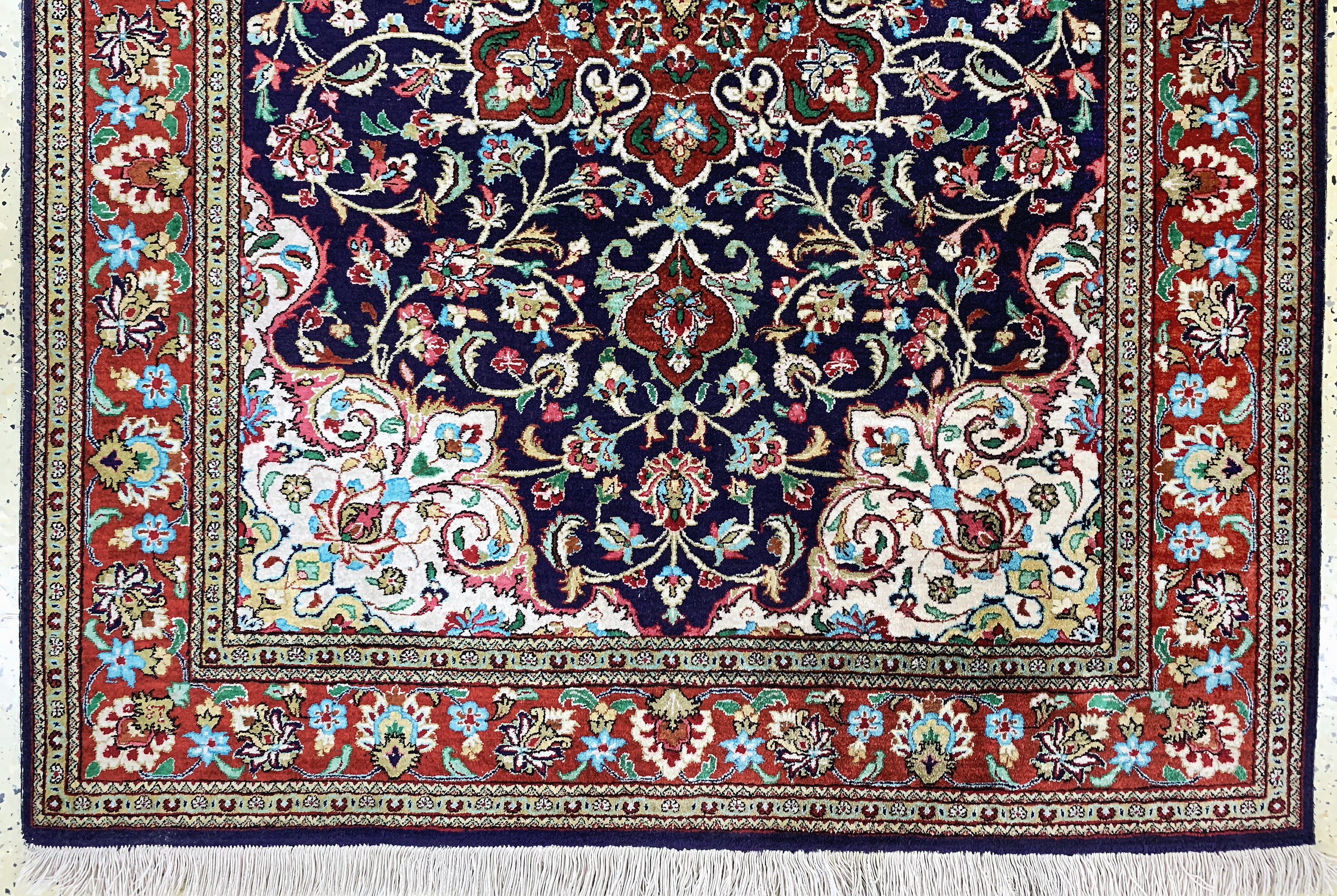 Detail b: Ghom Seide, Persien, Mitte 20.Jhd, reine Naturseide, ca. 150 x 103 cm, EHZ: 2