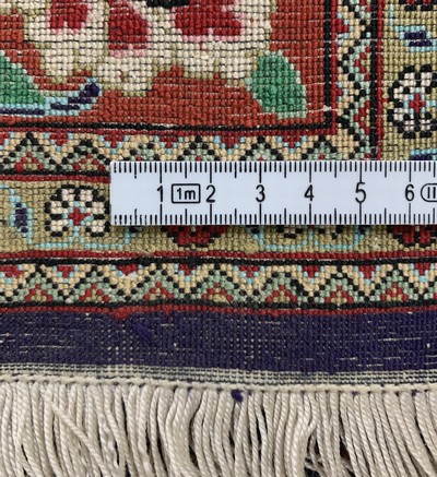 27130979e - Ghom Seide, Persien, Mitte 20.Jhd, reine Naturseide, ca. 150 x 103 cm, EHZ: 2 ...
