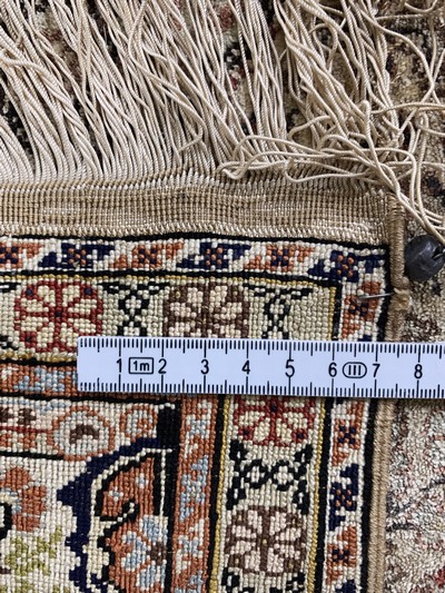 27130980d - Seiden Kayseri´Saf´, Türkei, Mitte 20.Jhd, reine Naturseide, ca. 115 x 80 cm, EHZ: 1-2 ...