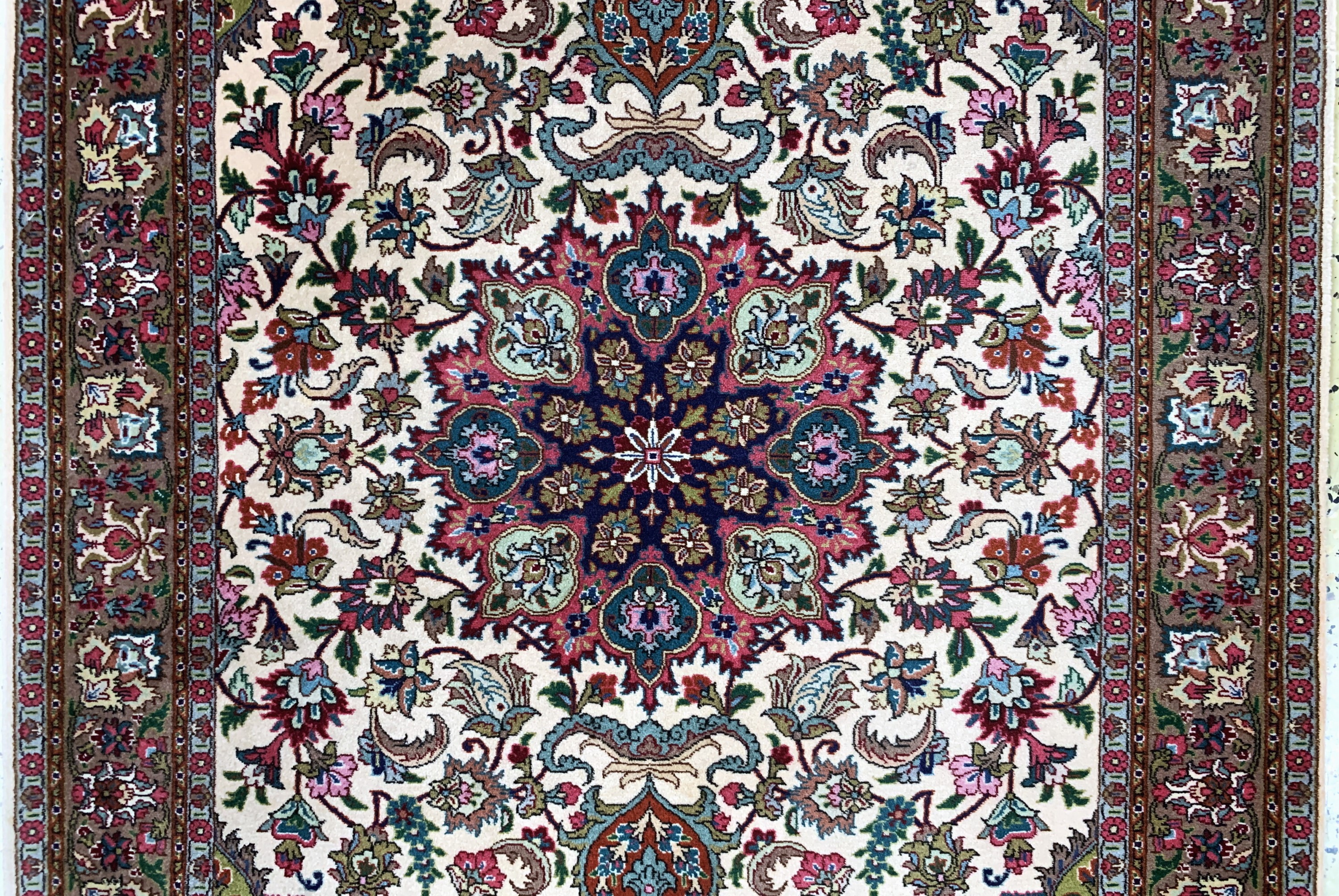Detail b: Täbriz fein(50 Raj), Persien, Mitte 20.Jhd,Korkwolle auf Baumwolle, ca. 151 x 101 cm, ca.500.000 Kn/qm, EHZ: 2