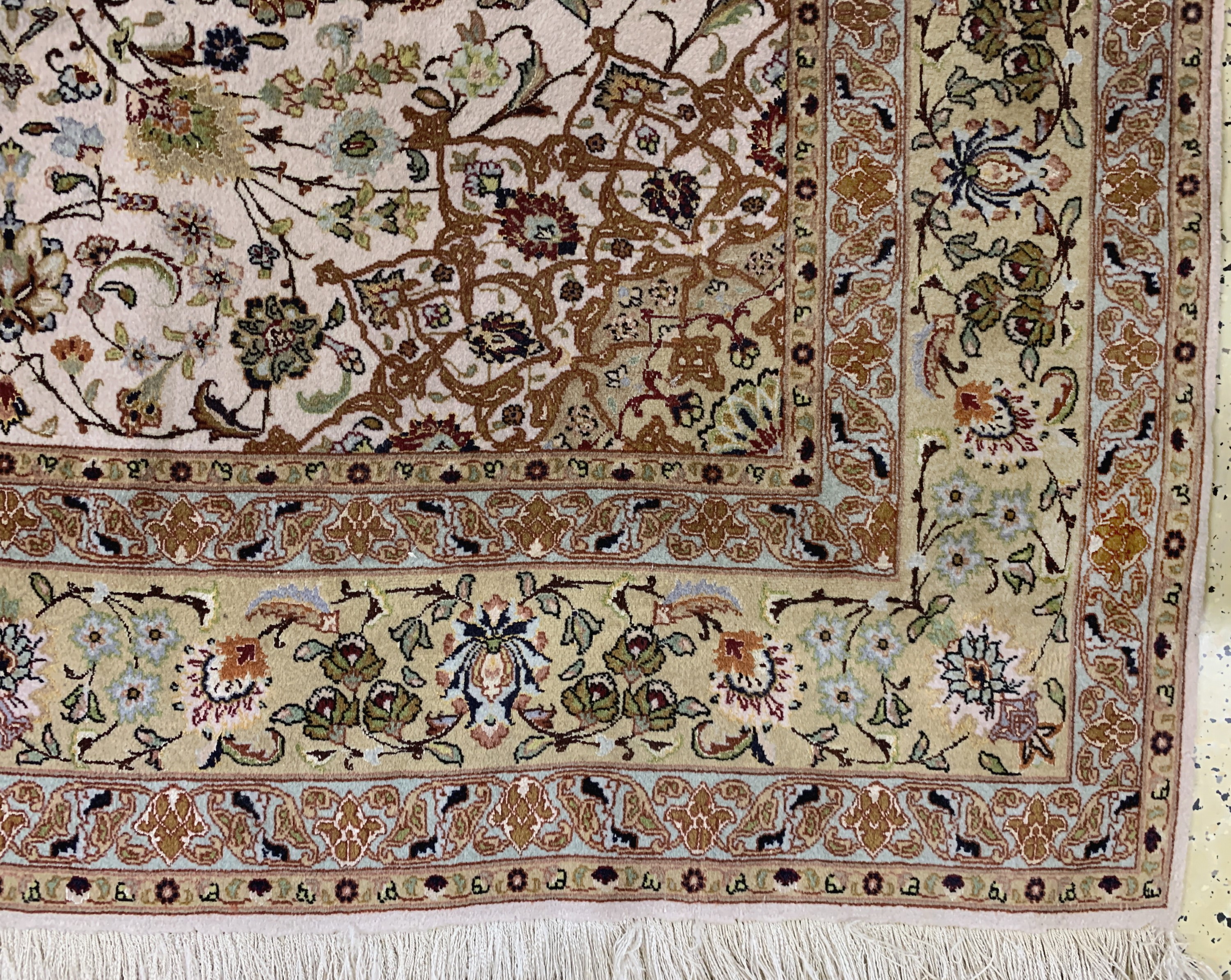 Detail a: Täbriz fein(50 Raj), Persien, Mitte 20.Jhd,Korkwolle mit und auf Seide, ca. 210 x 152 cm,ca. 500.000 Kn/qm, EHZ: 2