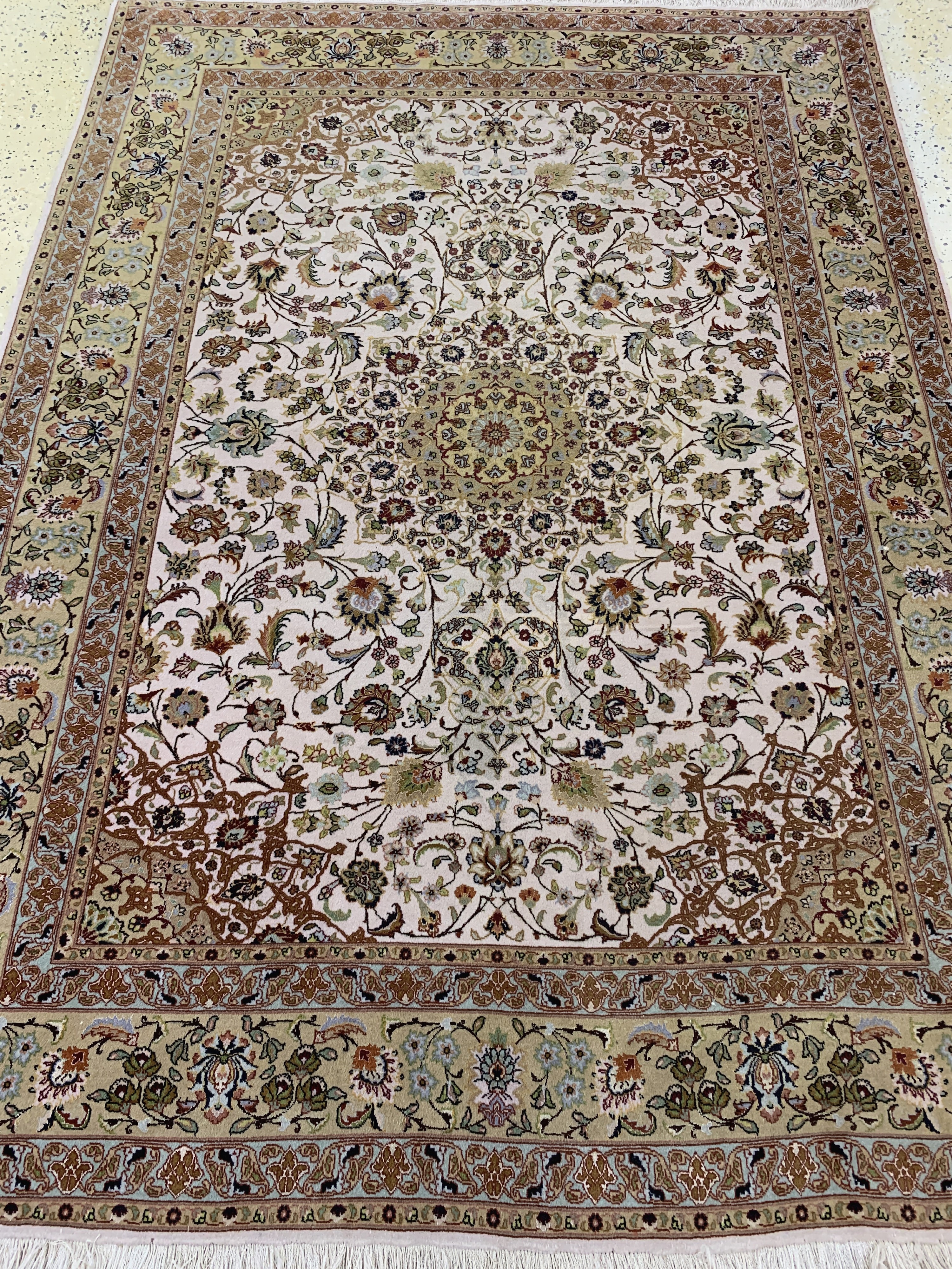 Detail f: Täbriz fein(50 Raj), Persien, Mitte 20.Jhd,Korkwolle mit und auf Seide, ca. 210 x 152 cm,ca. 500.000 Kn/qm, EHZ: 2