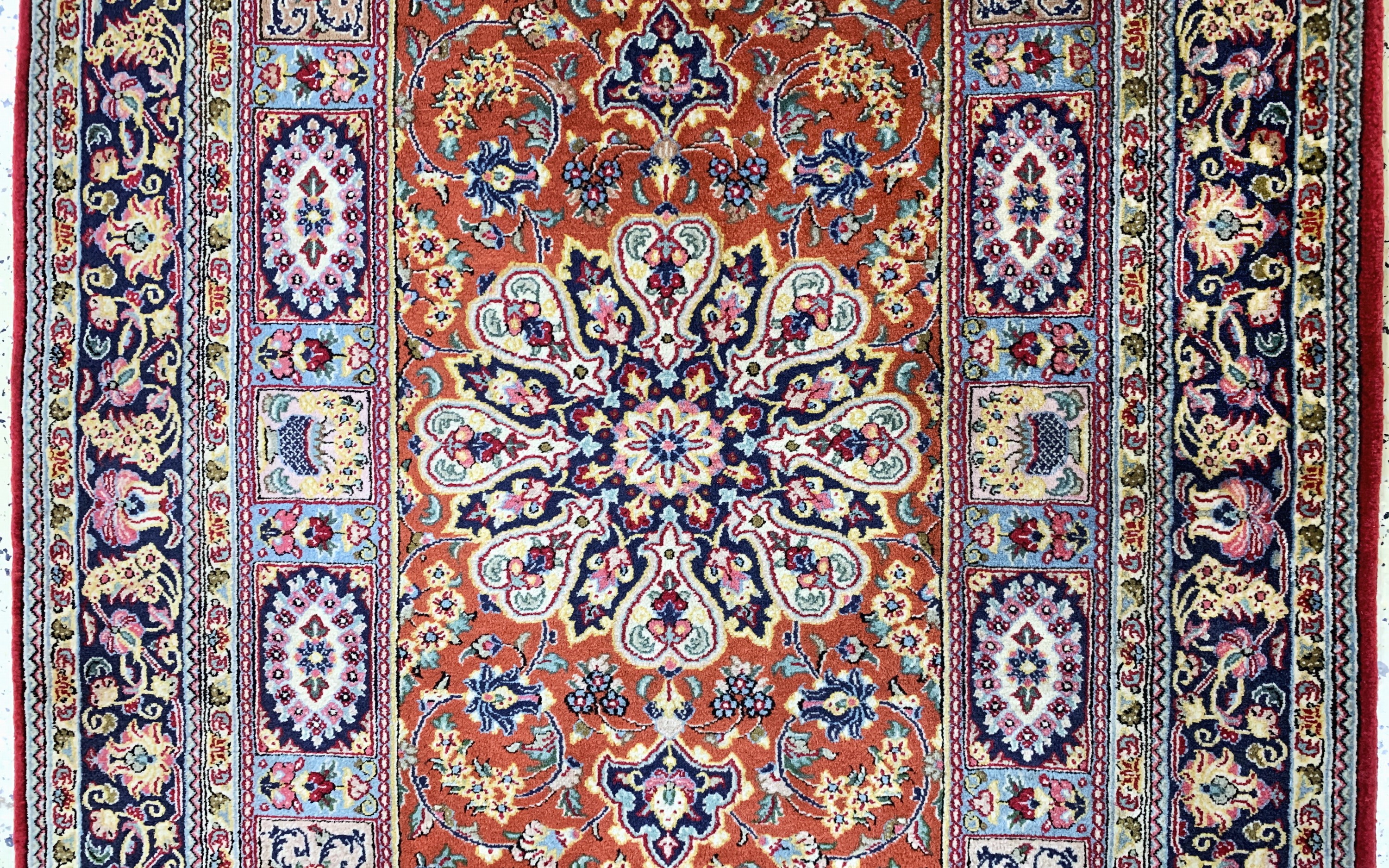 Detail b: Ghom Kork fein, Persien, Mitte 20.Jhd, Korkwolle auf Baumwolle, ca. 178 x 120 cm, EHZ: 2