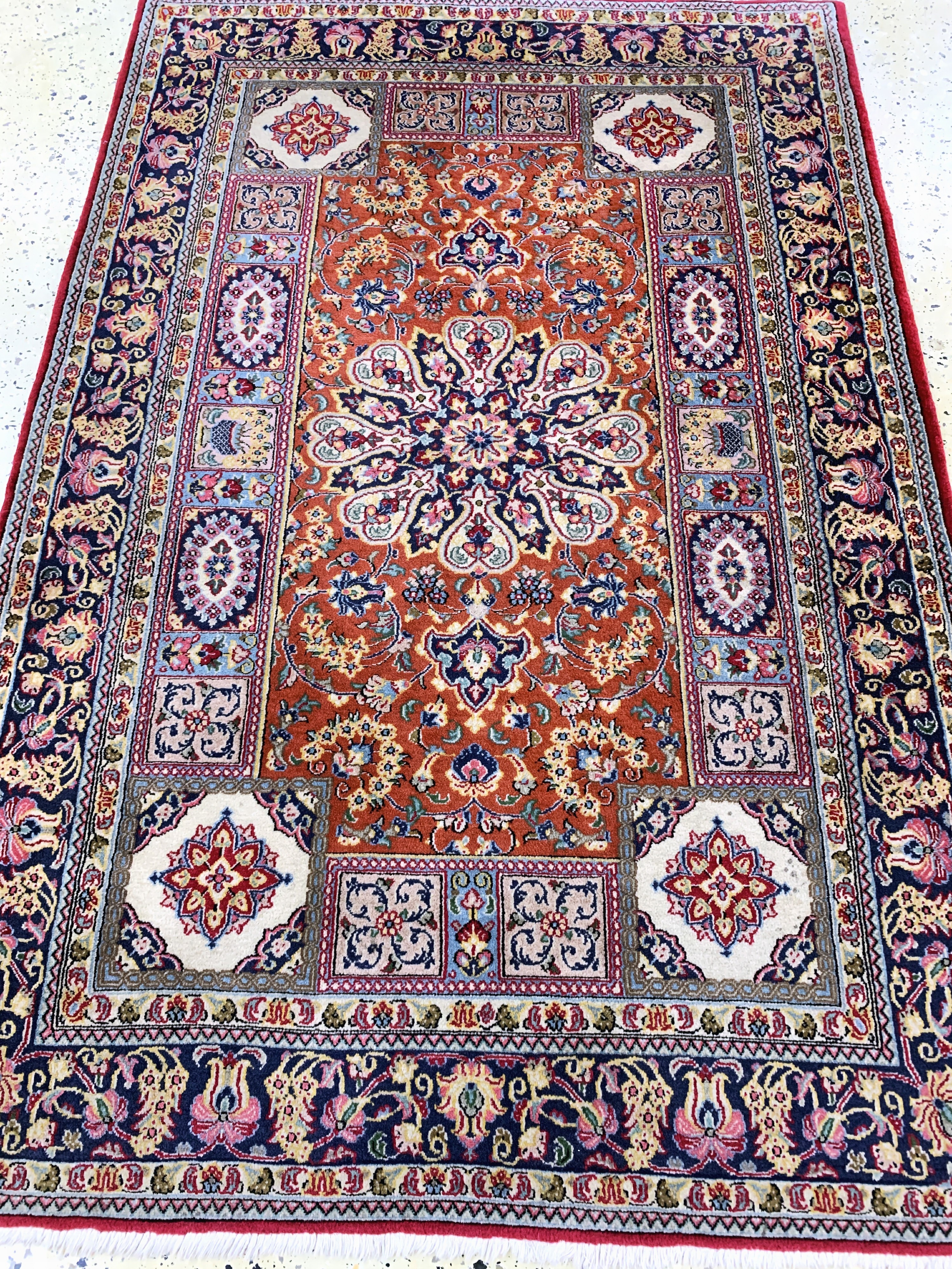 Detail d: Ghom Kork fein, Persien, Mitte 20.Jhd, Korkwolle auf Baumwolle, ca. 178 x 120 cm, EHZ: 2