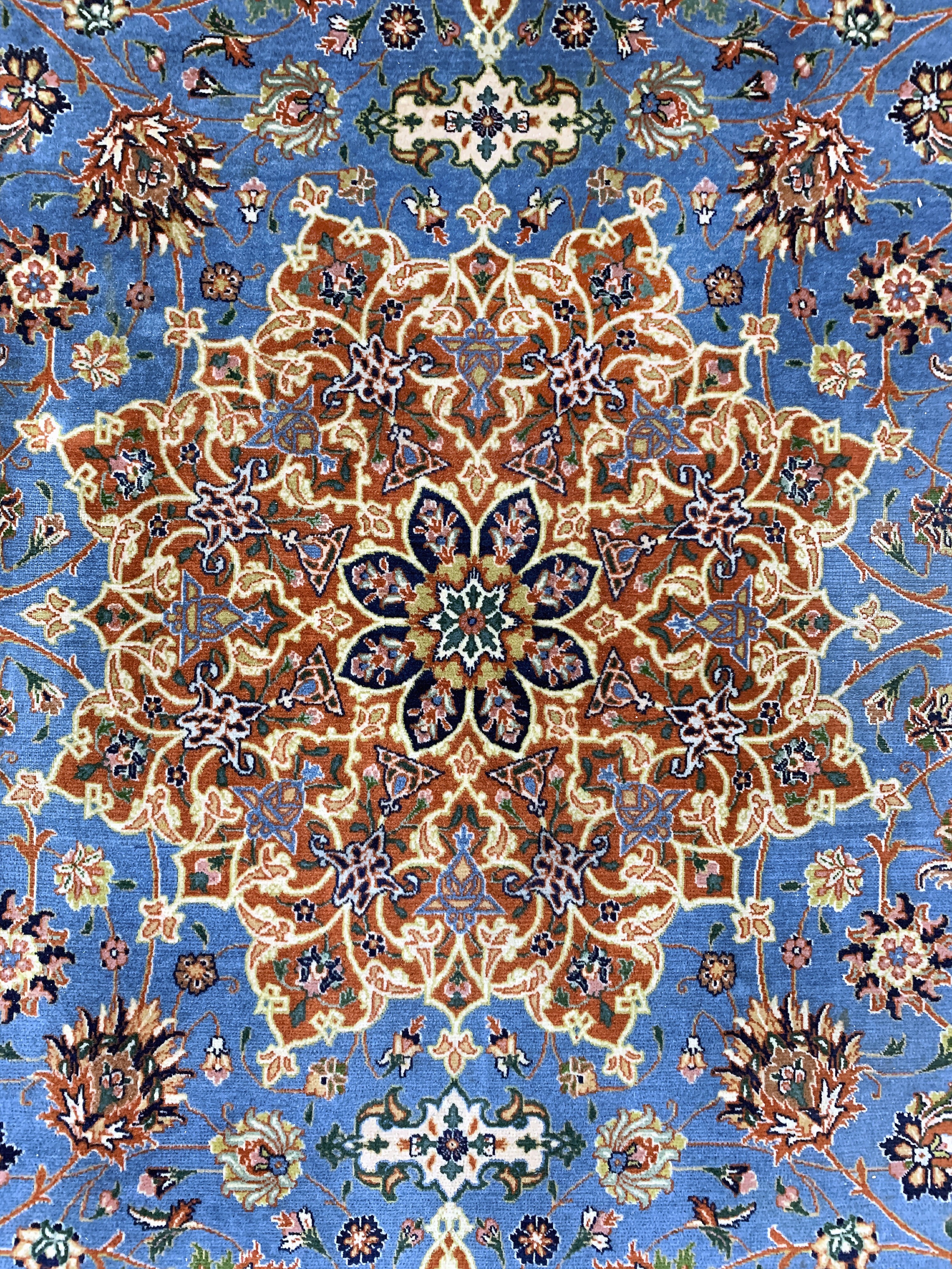 Detail d: Esfahan fein, Persien, Anfang 20.Jhd, Korkwolle auf Baumwolle, ca. 290 x 200 cm, ca.500.000 Kn/qm, EHZ: 2-3(geflickt)