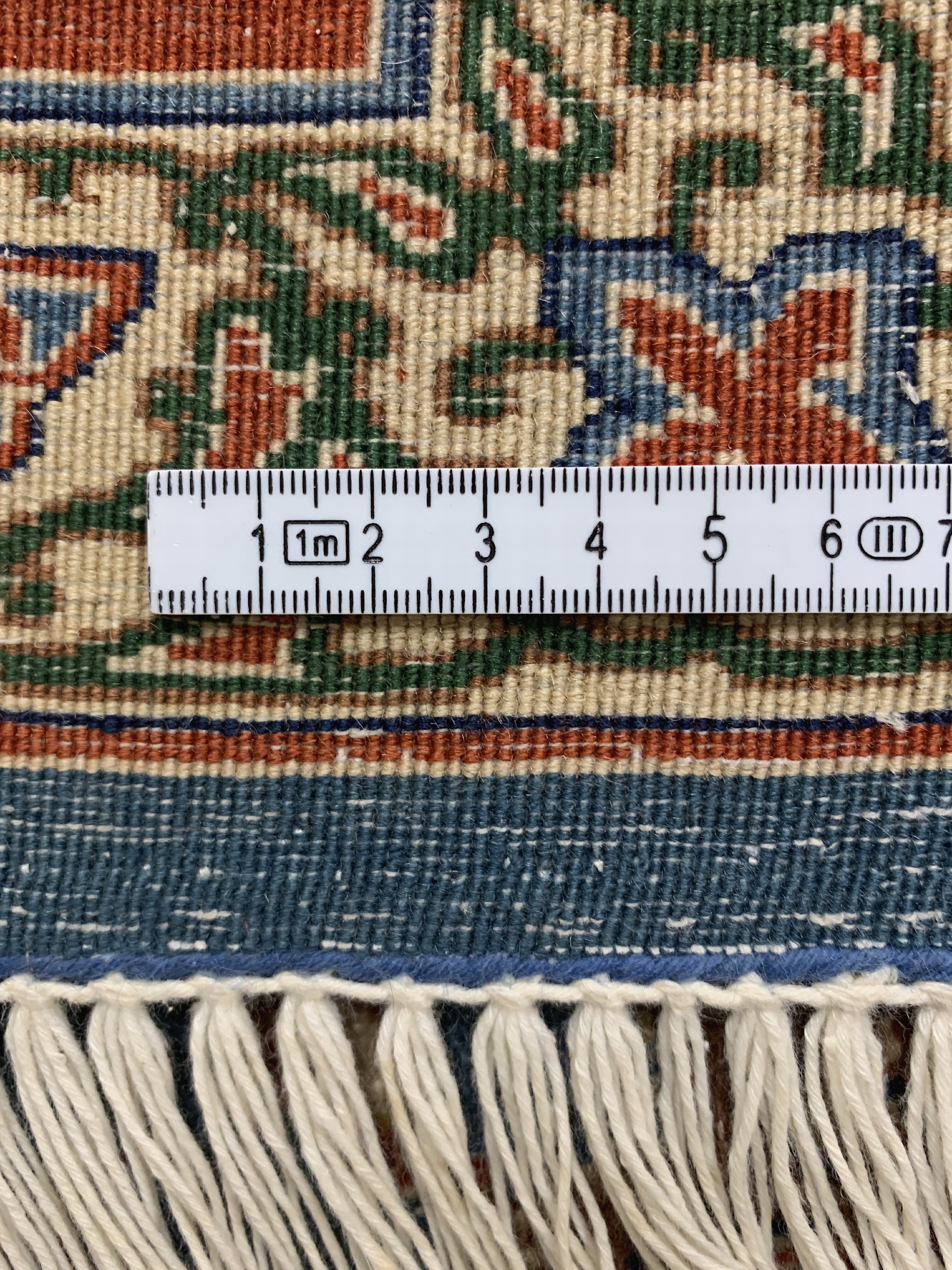Detail i: Esfahan fein, Persien, Anfang 20.Jhd, Korkwolle auf Baumwolle, ca. 290 x 200 cm, ca.500.000 Kn/qm, EHZ: 2-3(geflickt)