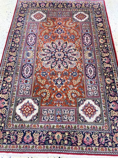 27131057d - Ghom Kork fein, Persien, Mitte 20.Jhd, Korkwolle auf Baumwolle, ca. 178 x 120 cm, EHZ: ...