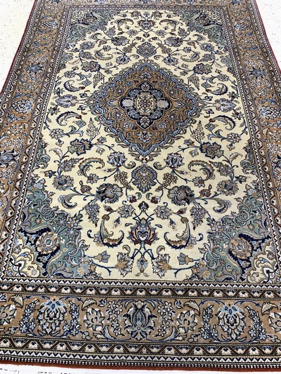 27131058f - Ghom Kork fein, Persien, Mitte 20.Jhd, Korkwolle mit Seide, ca. 210 x 140 cm, EHZ: 2 ...