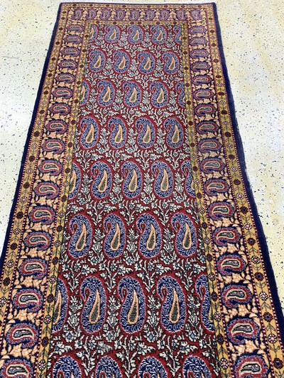 27131065e - Ghom alt, Persien, Mitte 20.Jhd, Wolle auf Baumwolle, ca. 410 x 93 cm, EHZ: 2 ...
