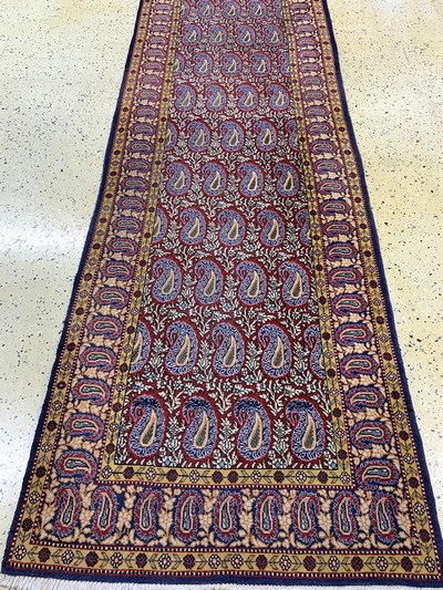 27131065f - Ghom alt, Persien, Mitte 20.Jhd, Wolle auf Baumwolle, ca. 410 x 93 cm, EHZ: 2 ...