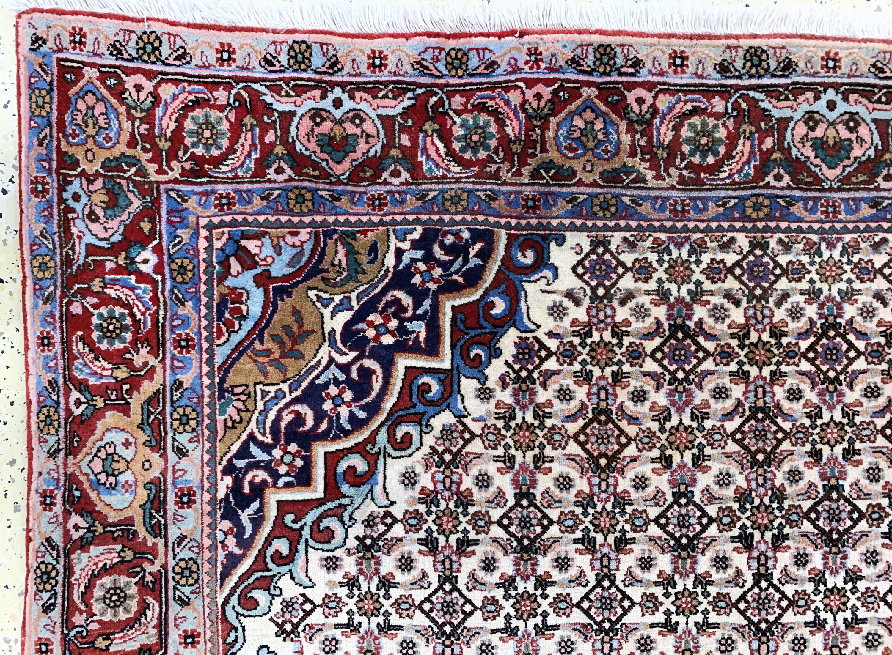 Detail f: Bidjar, Persien, Mitte 20.Jhd, Wolle auf Baumwolle, ca. 277 x 175 cm, EHZ: 2(leichter Mottenfrass am Rand).