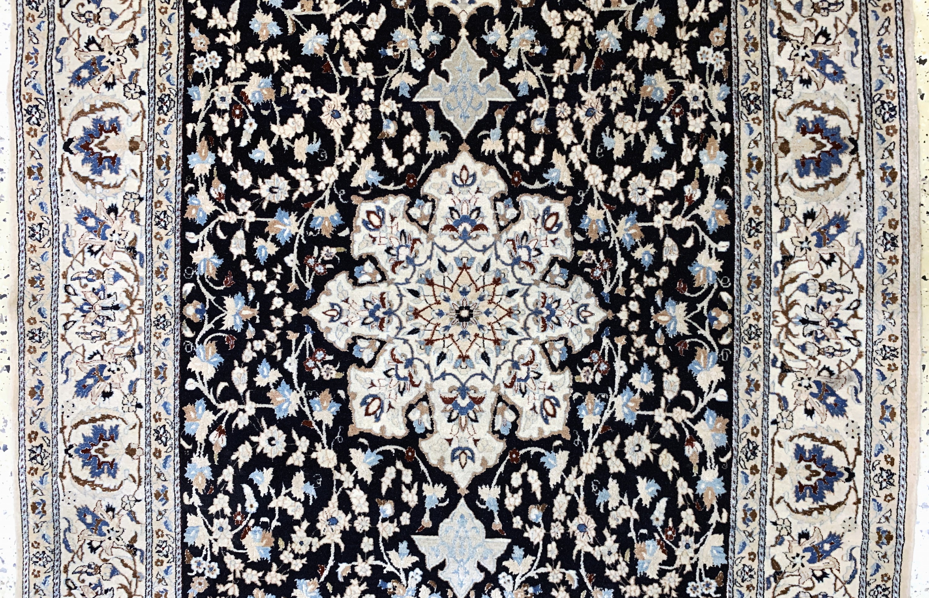 Detail b: Nain fein(6 La), Persien, Mitte 20.Jhd, Korkwolle mit Seide, ca. 193 x 118 cm, ca. 1,0Mio. Kn/qm, EHZ: 2