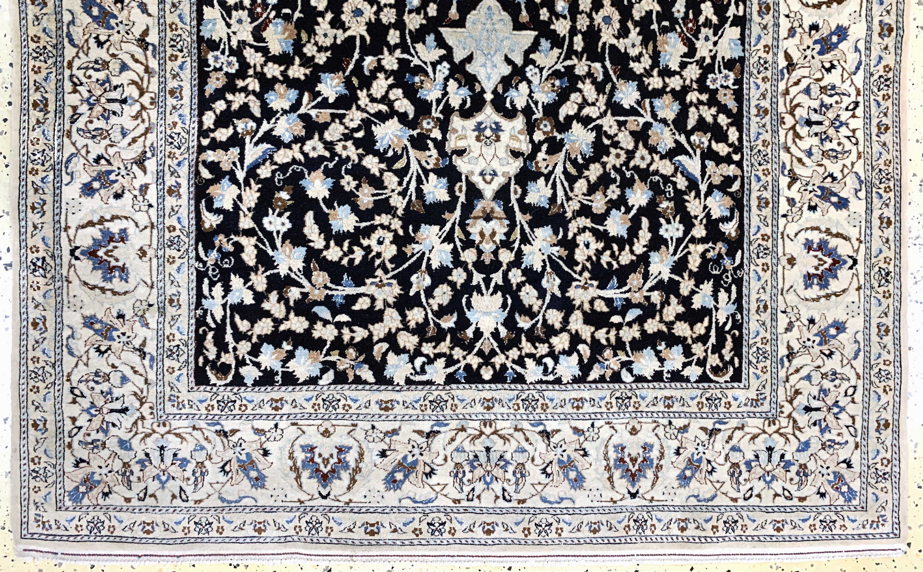 Detail c: Nain fein(6 La), Persien, Mitte 20.Jhd, Korkwolle mit Seide, ca. 193 x 118 cm, ca. 1,0Mio. Kn/qm, EHZ: 2