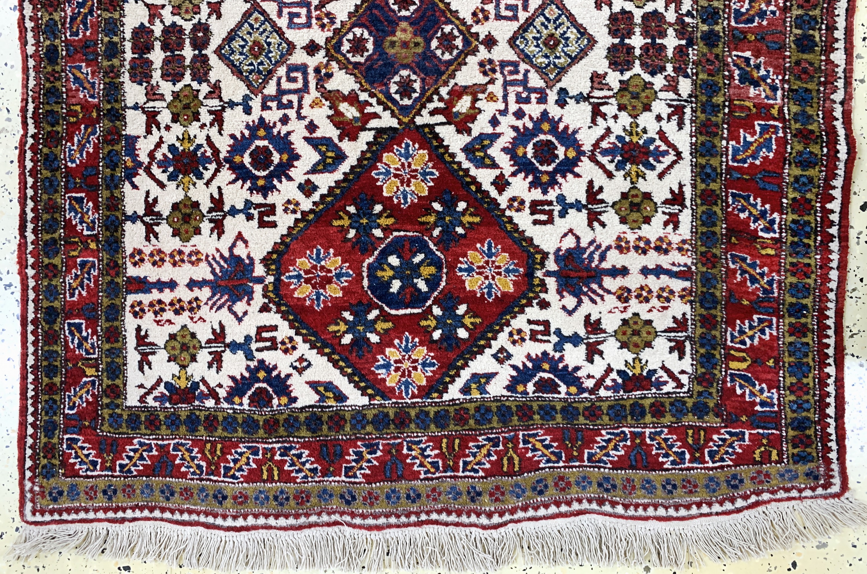 Detail c: Ardebil alt, Persien, Anfang 20.Jhd, Wolle auf Baumwolle, ca. 181 x 118 cm, EHZ: 2