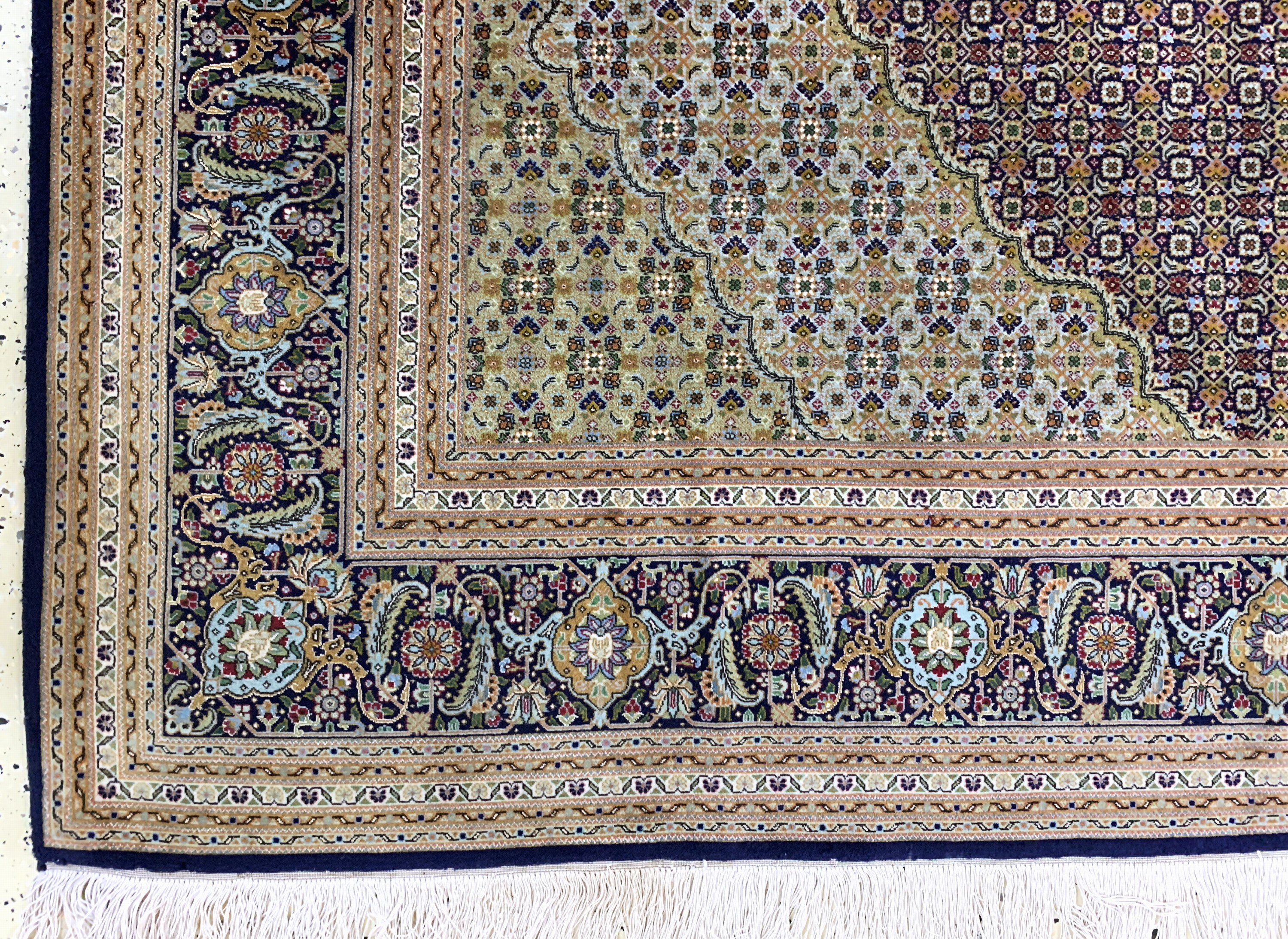 Detail b: Täbriz fein(50 Raj), Persien, Mitte 20.Jhd,Korkwolle mit Seide, ca. 302 x 202 cm, ca. 500.000 Kn/qm, EHZ: 2