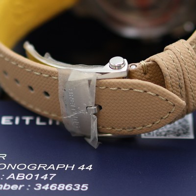 27131740c - BREITLING Avenger B01 Chronometer ungetragener Armbandchronograph Referenz AB0147, ...