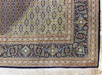 27131764a - Täbriz fein(50 Raj), Persien, Mitte 20.Jhd,Korkwolle mit Seide, ca. 302 x 202 cm, ca. ...