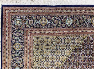 27131764g - Täbriz fein(50 Raj), Persien, Mitte 20.Jhd,Korkwolle mit Seide, ca. 302 x 202 cm, ca. ...