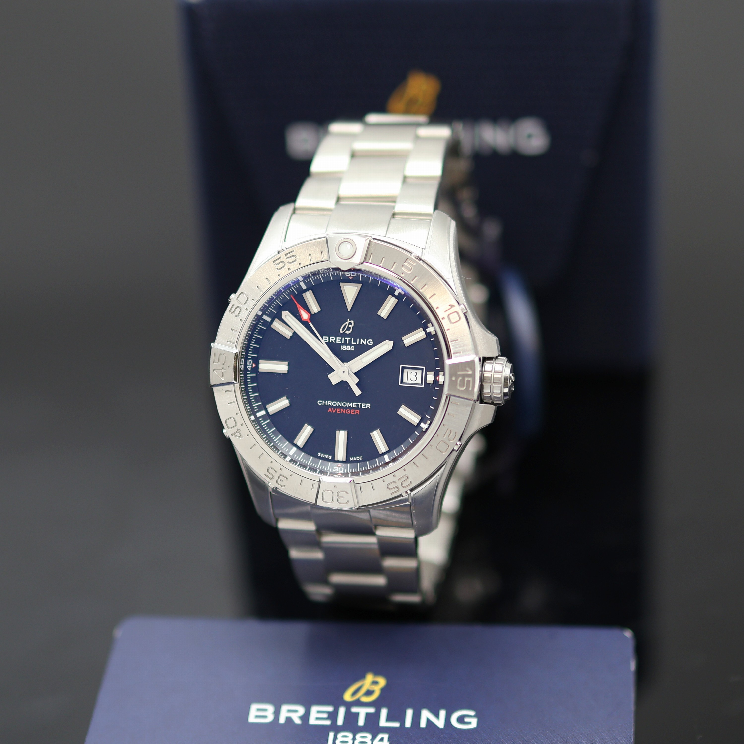 Image 27131928 - BREITLING Avenger Chronometer ungetragene Herrenarmbanduhr Referenz A17328, ...