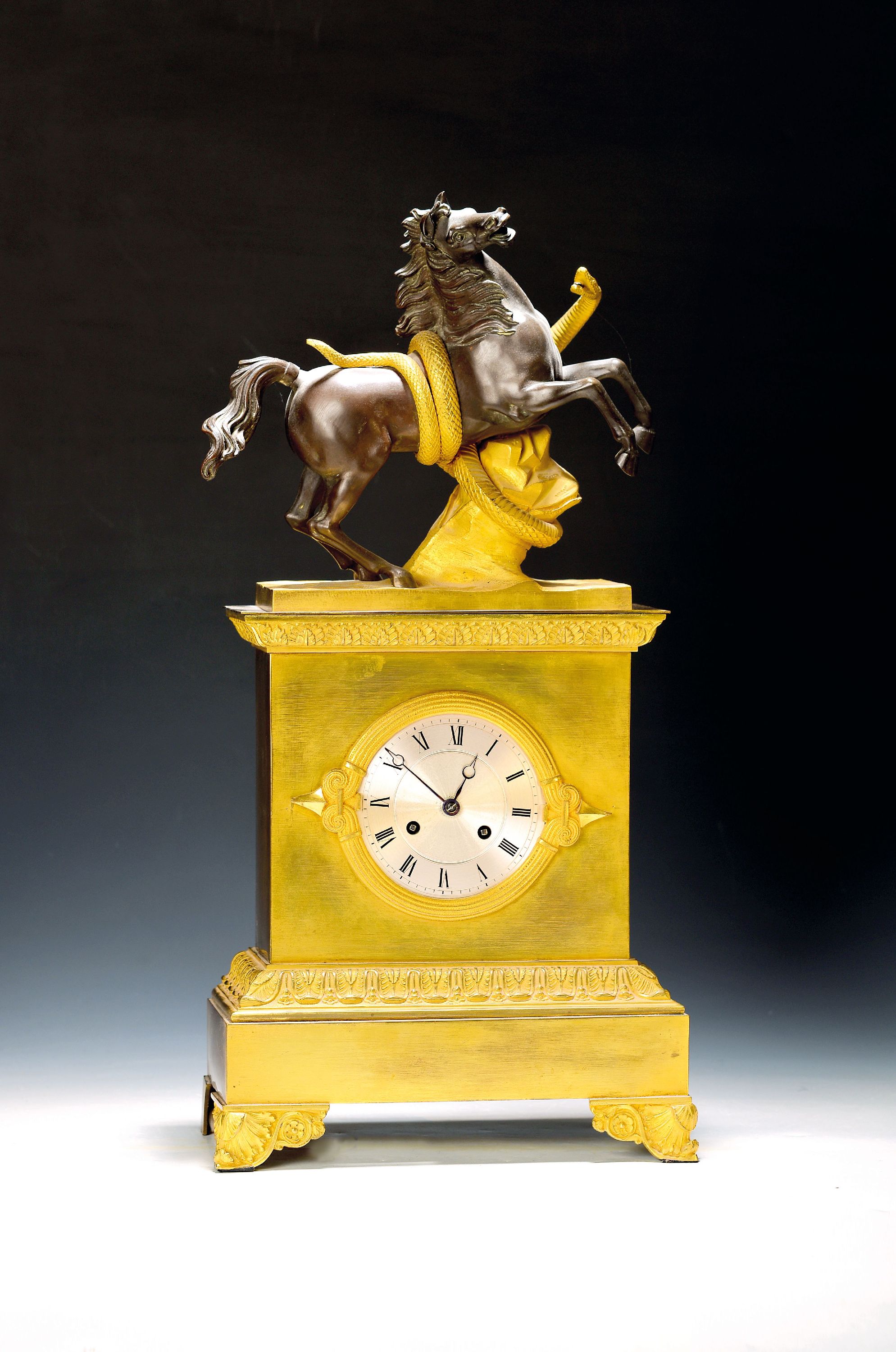 Image 27131949 - Pendule, Frankreich, um 1830, Bronze mit alter Vergoldung (part. l. ber.), in Sockel und ...