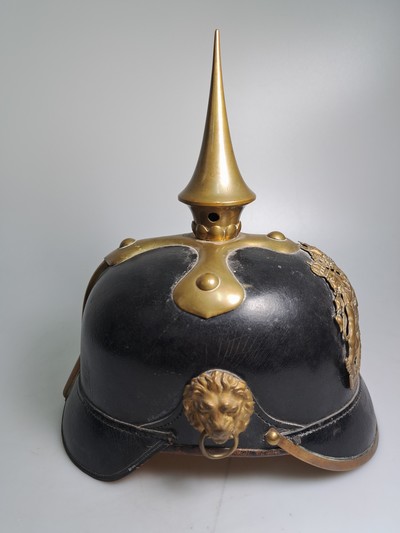 27131950b - Pickelhaube der Gendarmerie, Kgr. Bayern, um 1910-18, Lederinnenfutter, Spite und ...