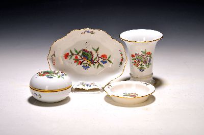 Image 4 pieces of porcelain, Meissen, 20th century, 1st choice, kakiemon decoration with ...