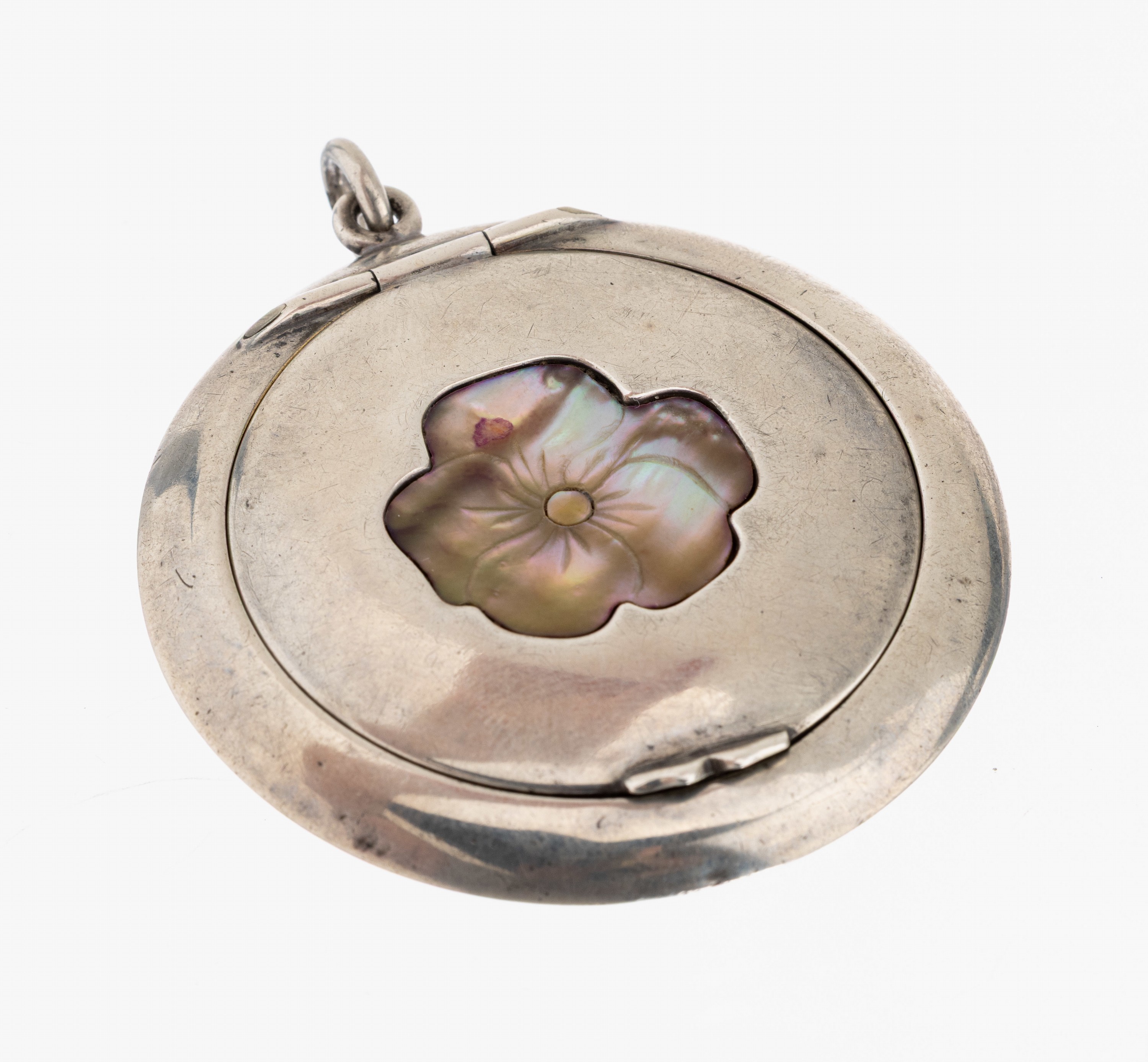 Image 27132136 - Mother of pearl-pill box, England, Chester, 1910 , silver 925, unpretentious design, ...