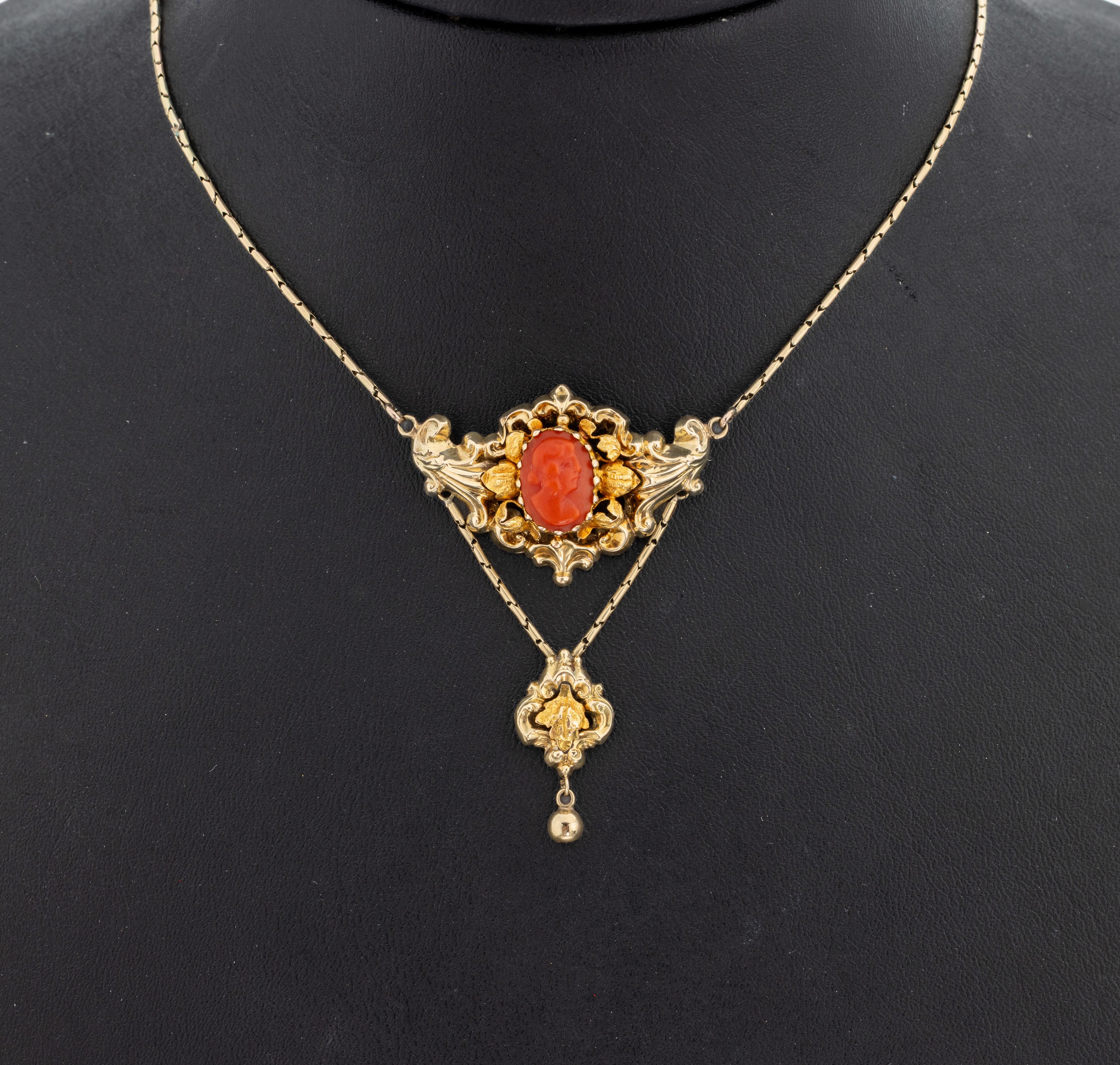 Image 27132168 - 14 kt gold coral-necklace, approx. 1850-60 ,YG 585/000 tested, middle part hollow worked ...