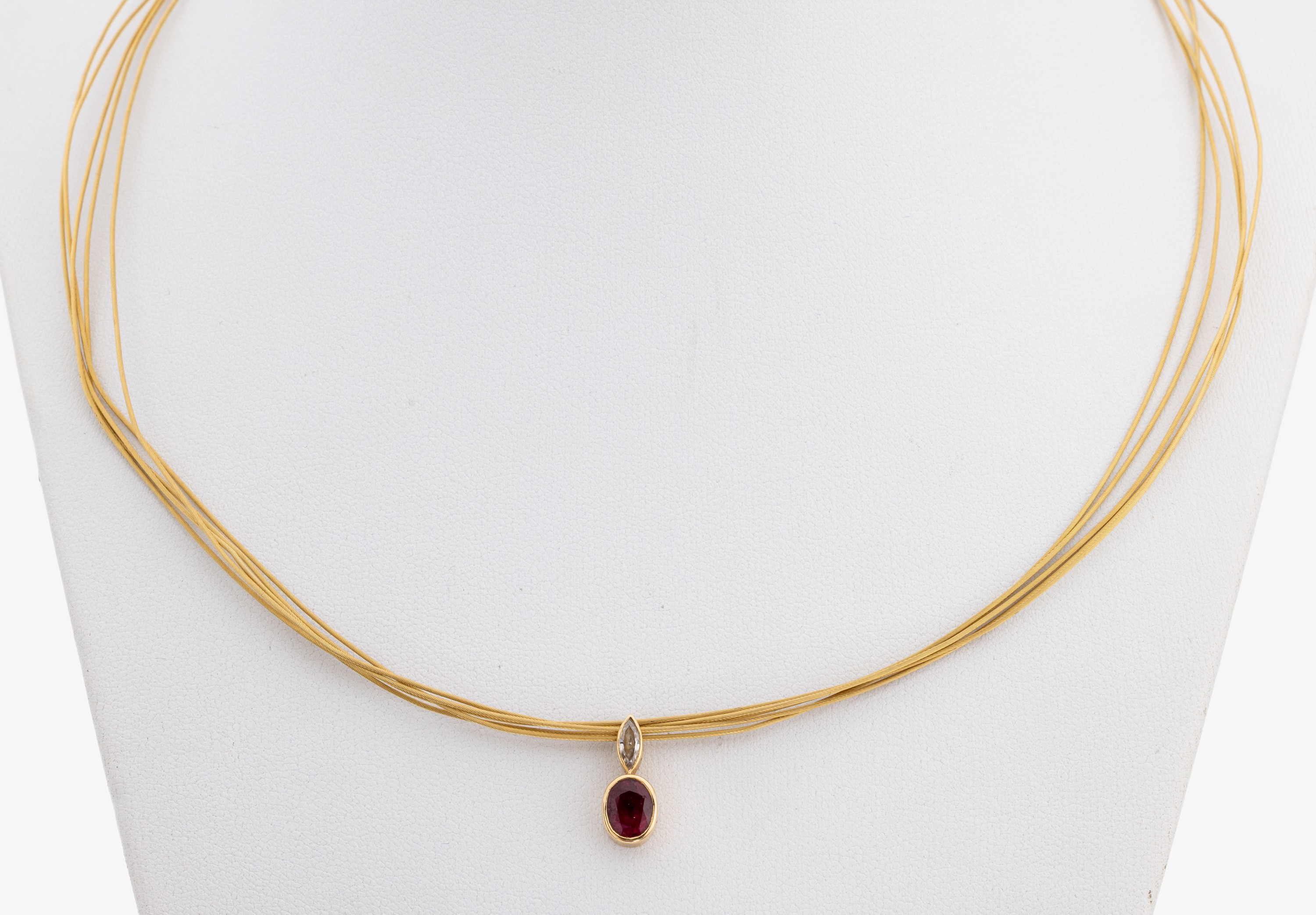 Image 27132174 - 14 kt Gold Rubin-Diamant-Anhänger, GG 585/000 gepr., ovalfacett. Rubin ca. 1.0 ct, ...