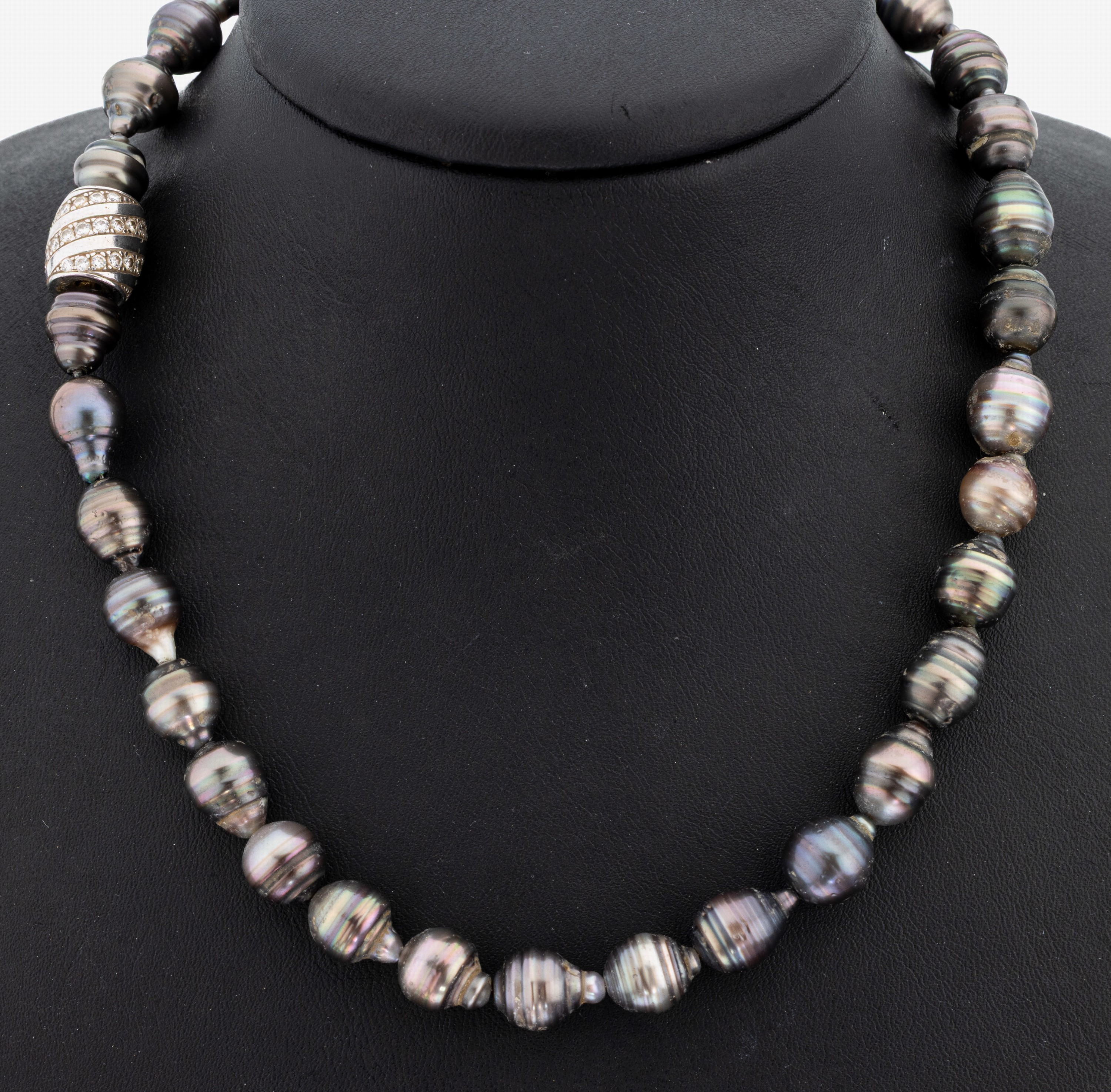Image 27132181 - Perl-Collier mit 18 kt Gold Brillant-Schließe, WG 750/000, 34 tropfenf. ...