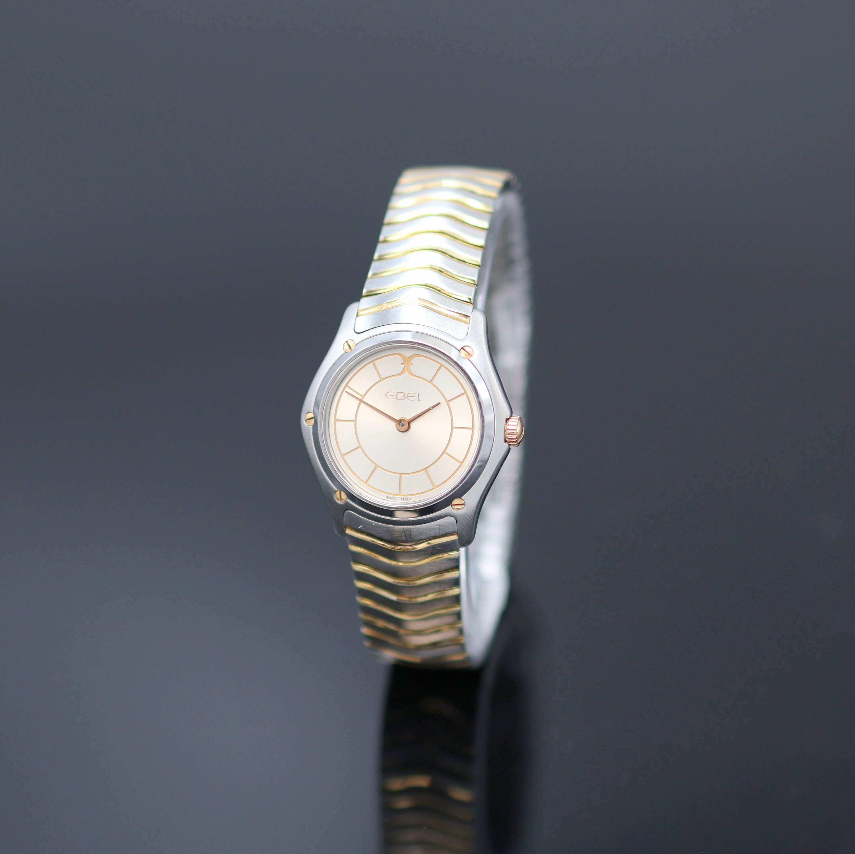 Image 27132397 - EBEL Classic Damenarmbanduhr Referenz 1256F25, Schweiz um 2000, quarz, Stülpgeh. ...