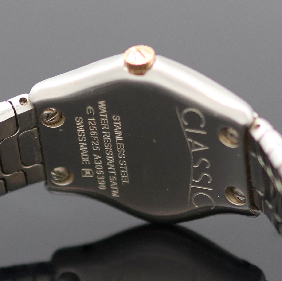 Detail f: EBEL Classic Damenarmbanduhr Referenz 1256F25, Schweiz um 2000, quarz, Stülpgeh. Edelstahl inkl. orig. Wellengliederband m. dopp. Faltschl., ...