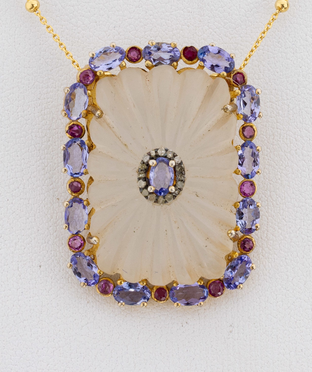 Detail a: Ausgefallener Bergkristall-Tansanit-Rubin- Diamant-Anhänger, 925er Silber verg., mittig Bergkristall geschnitten und geschliffen, 14 ovalfacett. ...