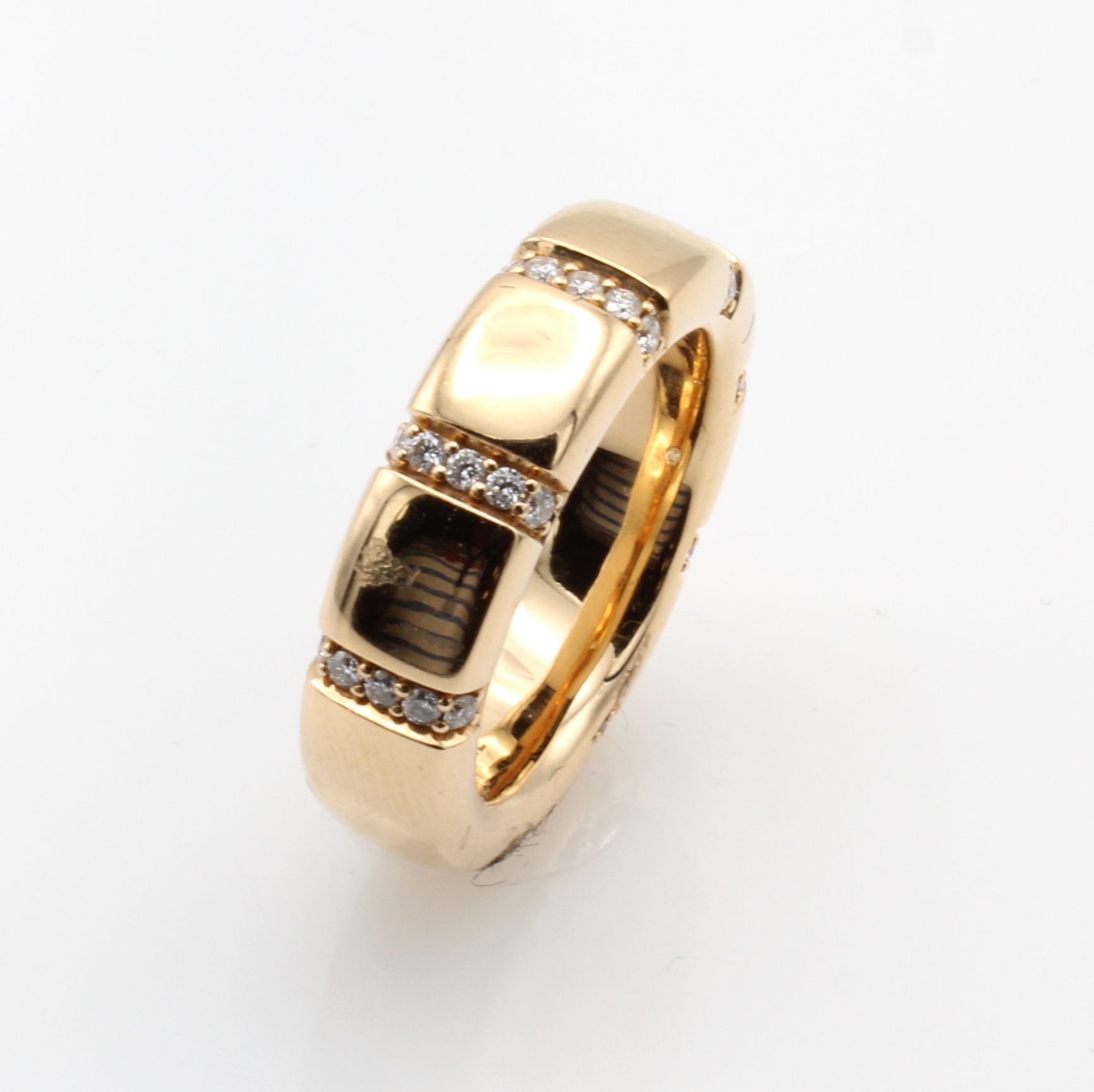 Image 27132422 - Ring mit Brillanten, RoséG 750/000, Brill. in Streifen bes. zus. ca. 0.34 ct feines ...