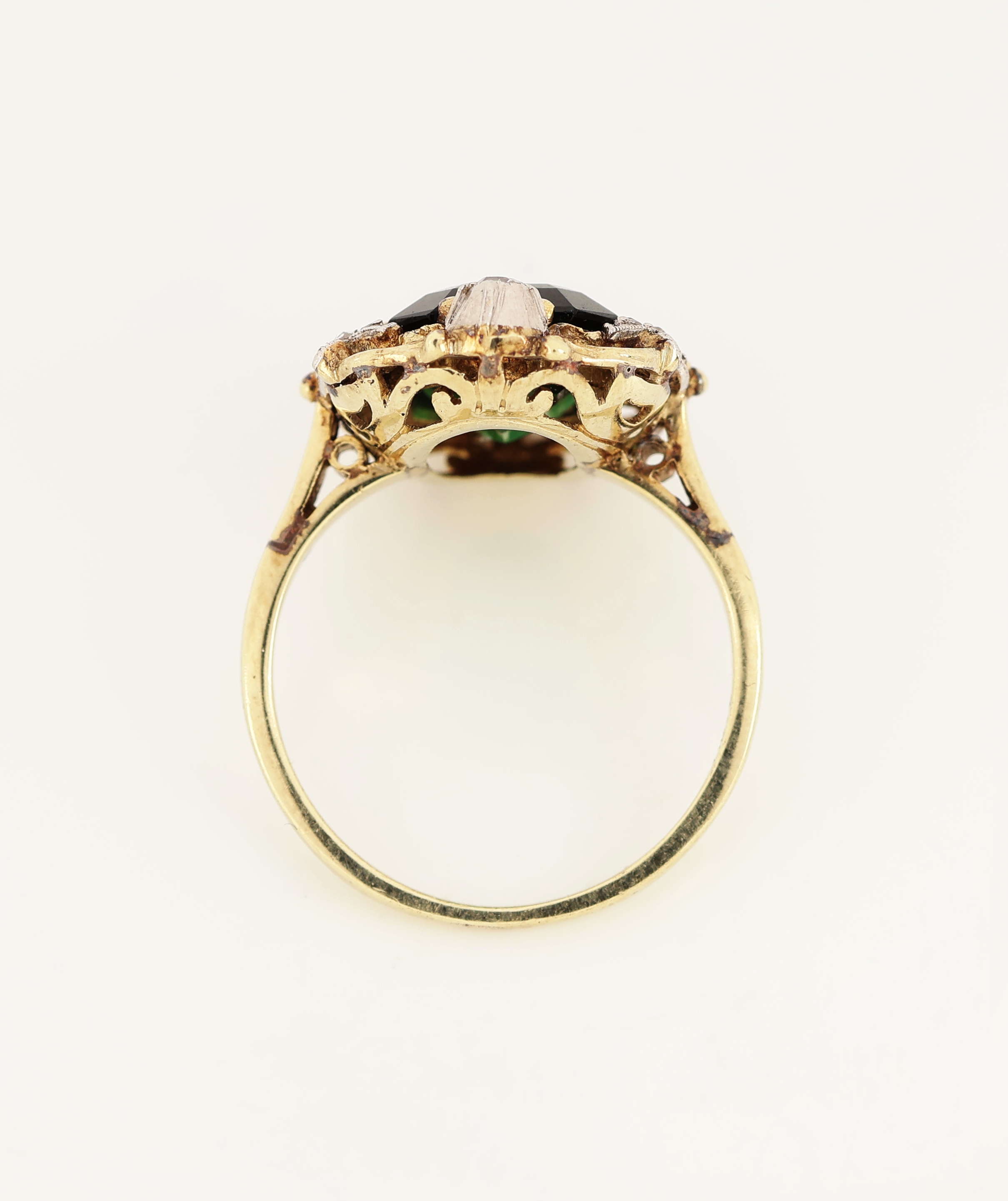 Detail d: 14 kt Gold Turmalin-Diamant-Ring, 1950er-60er Jahre, GG/WG 585/000, mittig Turmalin im Treppenschliff ca. 3.40 ct, schöne Farbe, 2 8/8-Diamanten ...